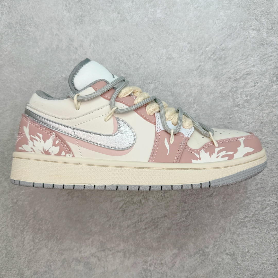 💰250 Air Jordan AJ1 Low 低帮系列定制配色 553560-053 原厂内置气垫魔块 A模大底 头层小牛皮 鞋舌AJ原厂专用牛津布+AJ专用反口珍珠布+原厂无杂质高弹内里海棉+特殊封边弹力鞋带 SIZE：36 36.5 37.5 38 38.5 39 40 40.5 41 42 42.5 43 44 44.5 45 46 编码：Dby3936020-运动鞋