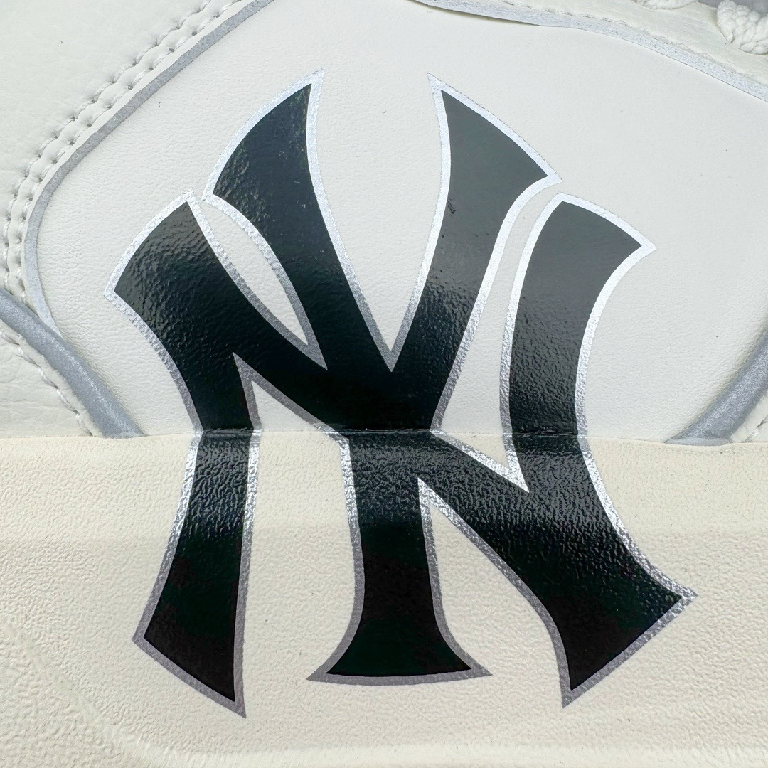 图片[16]-＃PB过验版 MLB Chunky Liner Basic 复古印花学长鞋系列低帮轻量增高厚底百搭休闲运动慢跑鞋板鞋 Korea韩国联名NY美国榄球纽约洋基队限定 目前可过轻松秒过各类鉴定 能操作的私聊 韩国代购专供 左脚内置NFC感应 区别市面贴纸假芯片 MLB专用菱形双针中底布 重点细节中底布带注胶孔 原厂NFC感应吊牌 支持鉴定 一个两位数 原盒原标 全套原楦原纸板原厂数据开发 中韩文保养标贴 绿色防霉片 平台代购专供 独家一比一RB+MD组合大底 高频后跟小人Logo精准对位立体饱满 正确网布加超迁鞋面 转印中底走线紧密 转印Logo工艺表层防刮不掉色 尺码：35 36 36.5 37.5 38 38.5 39 40 40.5 41 42 42.5 43 44 44.5 45-选品中心