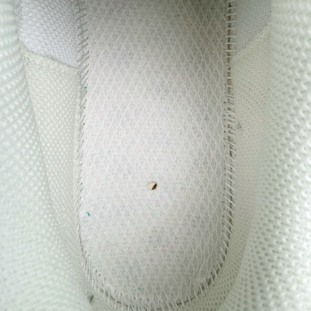 图片[21]-＃PB过验版 MLB Chunky Liner Basic 复古印花学长鞋系列低帮轻量增高厚底百搭休闲运动慢跑鞋板鞋 Korea韩国联名NY美国榄球纽约洋基队限定 目前可过轻松秒过各类鉴定 能操作的私聊 韩国代购专供 左脚内置NFC感应 区别市面贴纸假芯片 MLB专用菱形双针中底布 重点细节中底布带注胶孔 原厂NFC感应吊牌 支持鉴定 一个两位数 原盒原标 全套原楦原纸板原厂数据开发 中韩文保养标贴 绿色防霉片 平台代购专供 独家一比一RB+MD组合大底 高频后跟小人Logo精准对位立体饱满 正确网布加超迁鞋面 转印中底走线紧密 转印Logo工艺表层防刮不掉色 尺码：35 36 36.5 37.5 38 38.5 39 40 40.5 41 42 42.5 43 44 44.5 45-选品中心