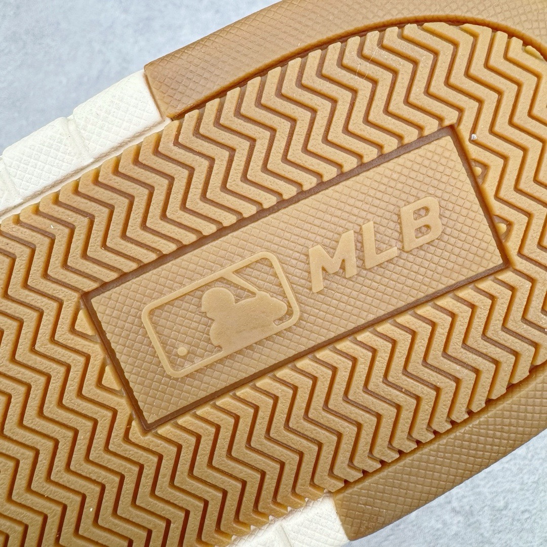 图片[12]-＃PB过验版 MLB Chunky Liner Basic 复古印花学长鞋系列低帮轻量增高厚底百搭休闲运动慢跑鞋板鞋 Korea韩国联名NY美国榄球纽约洋基队限定 目前可过轻松秒过各类鉴定 能操作的私聊 韩国代购专供 左脚内置NFC感应 区别市面贴纸假芯片 MLB专用菱形双针中底布 重点细节中底布带注胶孔 原厂NFC感应吊牌 支持鉴定 一个两位数 原盒原标 全套原楦原纸板原厂数据开发 中韩文保养标贴 绿色防霉片 平台代购专供 独家一比一RB+MD组合大底 高频后跟小人Logo精准对位立体饱满 正确网布加超迁鞋面 转印中底走线紧密 转印Logo工艺表层防刮不掉色 尺码：35 36 36.5 37.5 38 38.5 39 40 40.5 41 42 42.5 43 44 44.5 45-选品中心