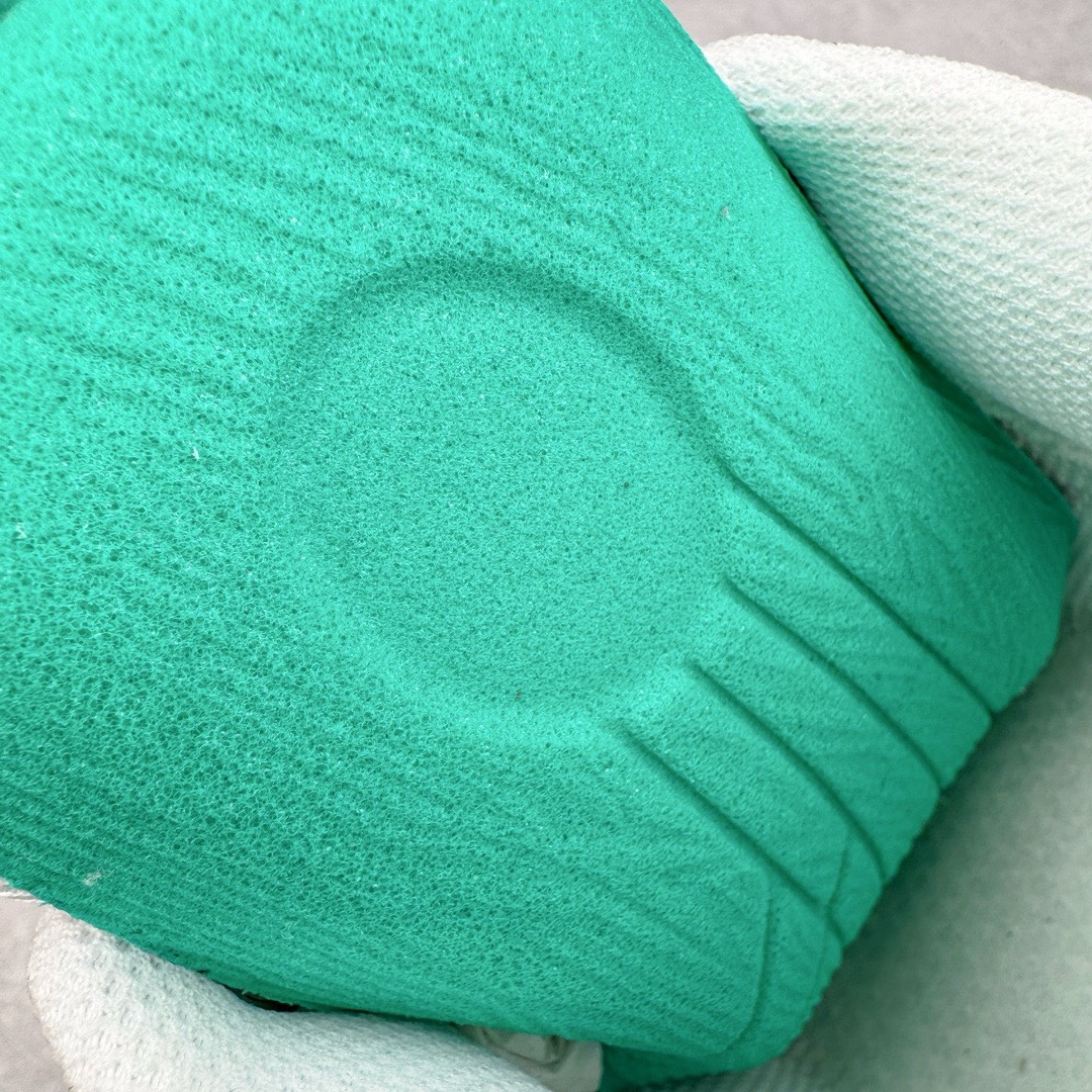 图片[19]-＃PB过验版 MLB Chunky Liner Basic 复古印花学长鞋系列低帮轻量增高厚底百搭休闲运动慢跑鞋板鞋 Korea韩国联名NY美国榄球纽约洋基队限定 目前可过轻松秒过各类鉴定 能操作的私聊 韩国代购专供 左脚内置NFC感应 区别市面贴纸假芯片 MLB专用菱形双针中底布 重点细节中底布带注胶孔 原厂NFC感应吊牌 支持鉴定 一个两位数 原盒原标 全套原楦原纸板原厂数据开发 中韩文保养标贴 绿色防霉片 平台代购专供 独家一比一RB+MD组合大底 高频后跟小人Logo精准对位立体饱满 正确网布加超迁鞋面 转印中底走线紧密 转印Logo工艺表层防刮不掉色 尺码：35 36 36.5 37.5 38 38.5 39 40 40.5 41 42 42.5 43 44 44.5 45-选品中心