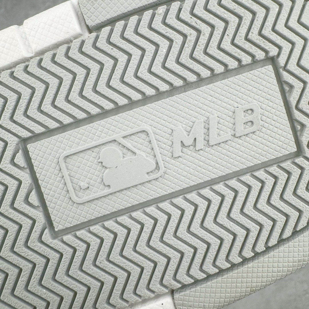 图片[21]-＃PB过验版 MLB Chunky Liner Basic 复古印花学长鞋系列低帮轻量增高厚底百搭休闲运动慢跑鞋板鞋 Korea韩国联名NY美国榄球纽约洋基队限定 目前可过轻松秒过各类鉴定 能操作的私聊 韩国代购专供 左脚内置NFC感应 区别市面贴纸假芯片 MLB专用菱形双针中底布 重点细节中底布带注胶孔 原厂NFC感应吊牌 支持鉴定 一个两位数 原盒原标 全套原楦原纸板原厂数据开发 中韩文保养标贴 绿色防霉片 平台代购专供 独家一比一RB+MD组合大底 高频后跟小人Logo精准对位立体饱满 正确网布加超迁鞋面 转印中底走线紧密 转印Logo工艺表层防刮不掉色 尺码：35 36 36.5 37.5 38 38.5 39 40 40.5 41 42 42.5 43 44 44.5 45-选品中心