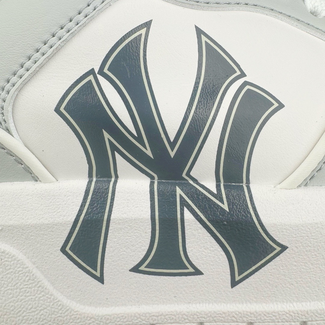 图片[10]-＃PB过验版 MLB Chunky Liner Basic 复古印花学长鞋系列低帮轻量增高厚底百搭休闲运动慢跑鞋板鞋 Korea韩国联名NY美国榄球纽约洋基队限定 目前可过轻松秒过各类鉴定 能操作的私聊 韩国代购专供 左脚内置NFC感应 区别市面贴纸假芯片 MLB专用菱形双针中底布 重点细节中底布带注胶孔 原厂NFC感应吊牌 支持鉴定 一个两位数 原盒原标 全套原楦原纸板原厂数据开发 中韩文保养标贴 绿色防霉片 平台代购专供 独家一比一RB+MD组合大底 高频后跟小人Logo精准对位立体饱满 正确网布加超迁鞋面 转印中底走线紧密 转印Logo工艺表层防刮不掉色 尺码：35 36 36.5 37.5 38 38.5 39 40 40.5 41 42 42.5 43 44 44.5 45-选品中心