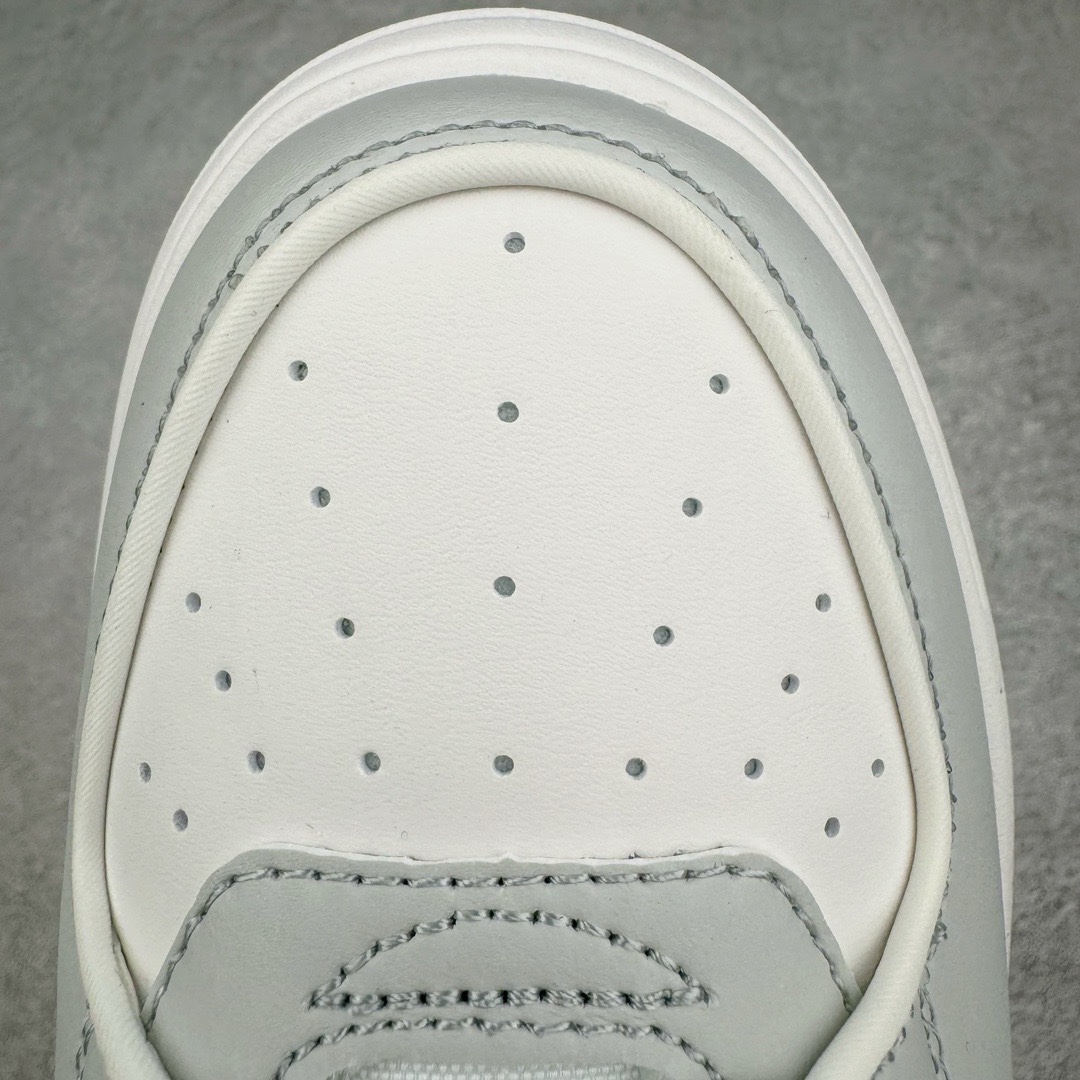 图片[11]-＃PB过验版 MLB Chunky Liner Basic 复古印花学长鞋系列低帮轻量增高厚底百搭休闲运动慢跑鞋板鞋 Korea韩国联名NY美国榄球纽约洋基队限定 目前可过轻松秒过各类鉴定 能操作的私聊 韩国代购专供 左脚内置NFC感应 区别市面贴纸假芯片 MLB专用菱形双针中底布 重点细节中底布带注胶孔 原厂NFC感应吊牌 支持鉴定 一个两位数 原盒原标 全套原楦原纸板原厂数据开发 中韩文保养标贴 绿色防霉片 平台代购专供 独家一比一RB+MD组合大底 高频后跟小人Logo精准对位立体饱满 正确网布加超迁鞋面 转印中底走线紧密 转印Logo工艺表层防刮不掉色 尺码：35 36 36.5 37.5 38 38.5 39 40 40.5 41 42 42.5 43 44 44.5 45-选品中心