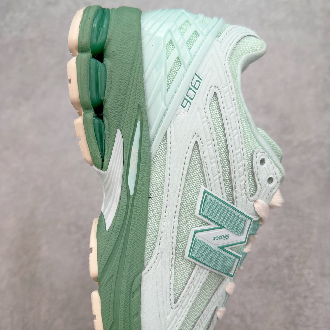 图片[6]-💰220 ＃DT纯原 新百伦NB New Balance M1906系列 全套原楦原纸板原厂数据开发 进口三明治网面 原装进口皮料正确绒感卡色 正确中底拉帮中底网布细节 原厂标裁 带紫光防伪 定制后跟透明水晶模块 冲裁组合 大底贴合程度胶水上色把控完美 整洁度挑战全网艺术家 多道序QC把关品质完善 匠心打造 耗时两个月开发完成 工艺极其复杂难度可想而知 新开独立私模大底 正确六层组合大底 高端零售专供产物 Size：36 37 37.5 38 38.5 39 40 40.5 41 42 42.5 43 44 45 编码：Dby2936090-运动鞋