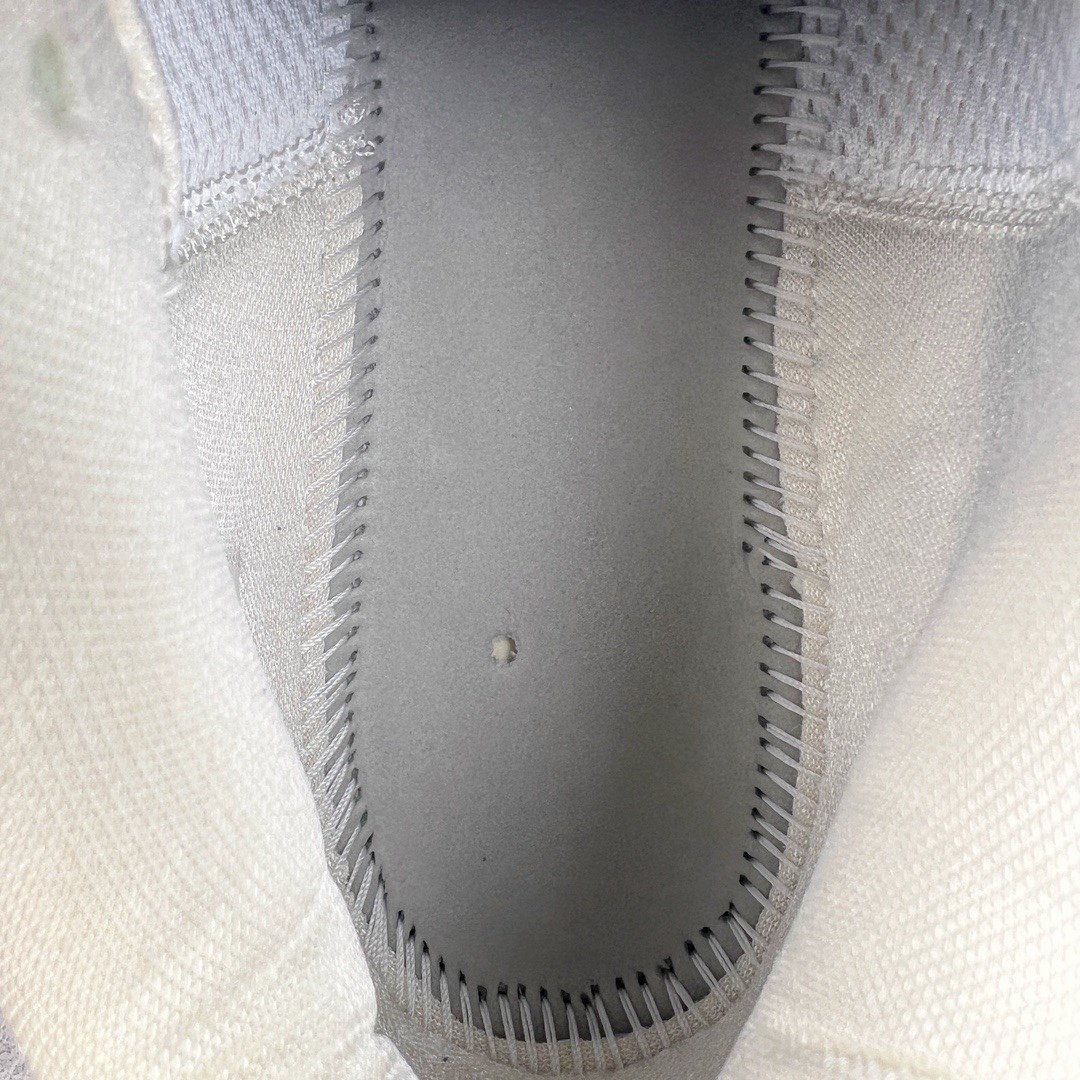 图片[17]-＃S2纯原 Off-White x NK Zoom Kobe ZK5 科比5代 OW客制联名 DB4796-101 Zoom Turbo气垫➕后掌EVA缓震 实战配置直接拉满 原楦纸板开发 鞋身流线型、后跟塑形 区分土肥圆 原档数据3D打印 鞋面细节匹配原版 全身鞋材卡料色独家定制 唯一正确喷漆SWOOSH NK专利Flyknit飞线科技，给予鞋身足够抗扭矩力 真实底模最大48.5 实战利器 专供海外市场 尺码：40 40.5 41 42 42.5 43 44 44.5 45 46 47.5 48.5 （脚宽、脚胖 建议买大半码）-选品中心