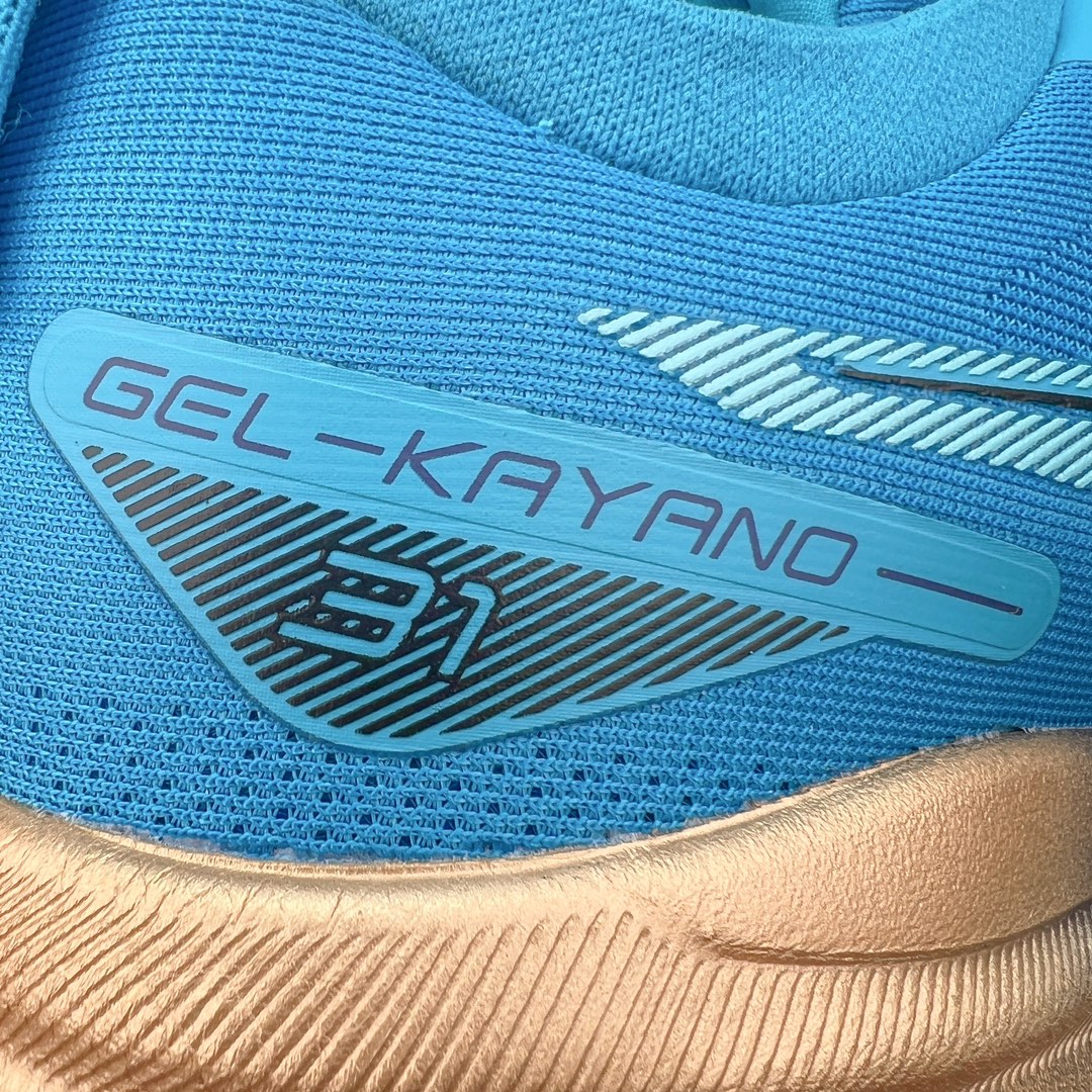 图片[16]-💰200 ＃HK纯原 Asics Gel-Kayano 31 亚瑟士卡亚诺31代低帮专业有氧超轻量休闲运动全能慢跑鞋 全球知名运动品牌ASICS正式推出新款GEL-KAYANO 31跑鞋 旨在通过全新稳定结构以提升产品可适性 满足跑者的足部稳定需求 让每一位跑者从起跑到结束都能够感受到焕然一新的稳定性与舒适性 从而帮助更多人找到身心平衡 获得自在舒适的健康生活方式 秉持着ASICS亚瑟士的设计哲学 全新一代GEL-KAYANO 31应运而生 为进一步升级产品的稳定性 GEL-KAYANO 31采用了全新4D引导系统 通过内侧稳定装置提升可适性 满足足部稳定需求 帮助足弓迅速返回到平衡位置 作为基于生物力学研究打造的全新稳定结构 4D引导系统不仅提升了跑鞋对双脚的支撑性 它还将人体不同的运动状态纳入设计考量 帮助跑者在多种跑动强度下获得充足的稳定性和理想的舒适度 尺码：36 37 37.5 38 39.5 40 40.5 41.5 42 42.5 43.5 44 44.5 45 编码：by2936070-运动鞋