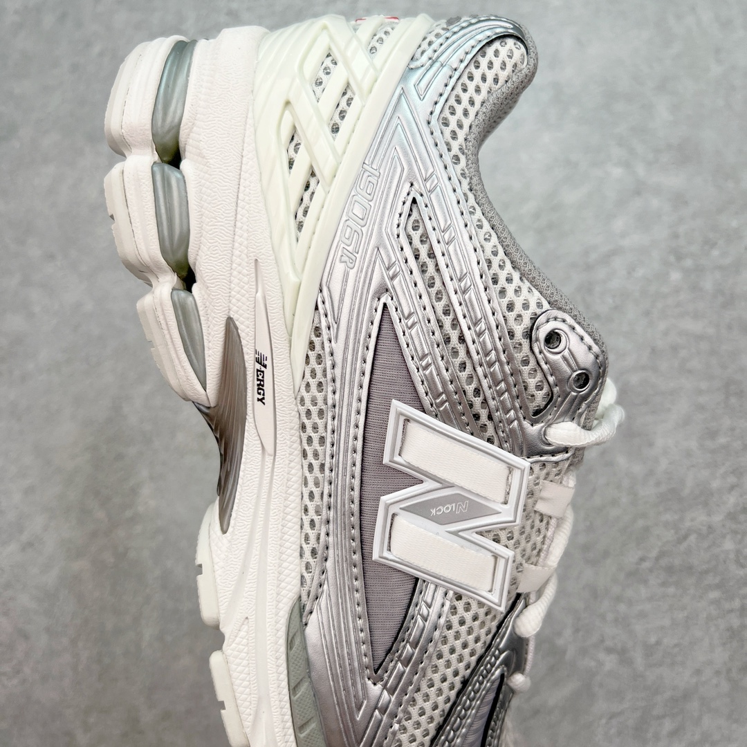 图片[6]-💰230 ＃M纯原 新百伦NB New Balance M1906RCB 银白 全套原楦原纸板原厂数据开发 进口三明治网面 原装进口皮料正确绒感卡色 正确中底拉帮中底网布细节 原厂标裁 带紫光防伪 定制后跟透明水晶模块 冲裁组合 大底贴合程度胶水上色把控完美 整洁度挑战全网艺术家 多道序QC把关品质完善 匠心打造 耗时两个月开发完成 工艺极其复杂难度可想而知 新开独立私模大底 全网唯一正确六层组合大底 高端零售专供产物 Size：36 37 37.5 38 38.5 39 40 40.5 41 42 42.5 43 44 45.5 46.5 47 编码：by3936000-运动鞋