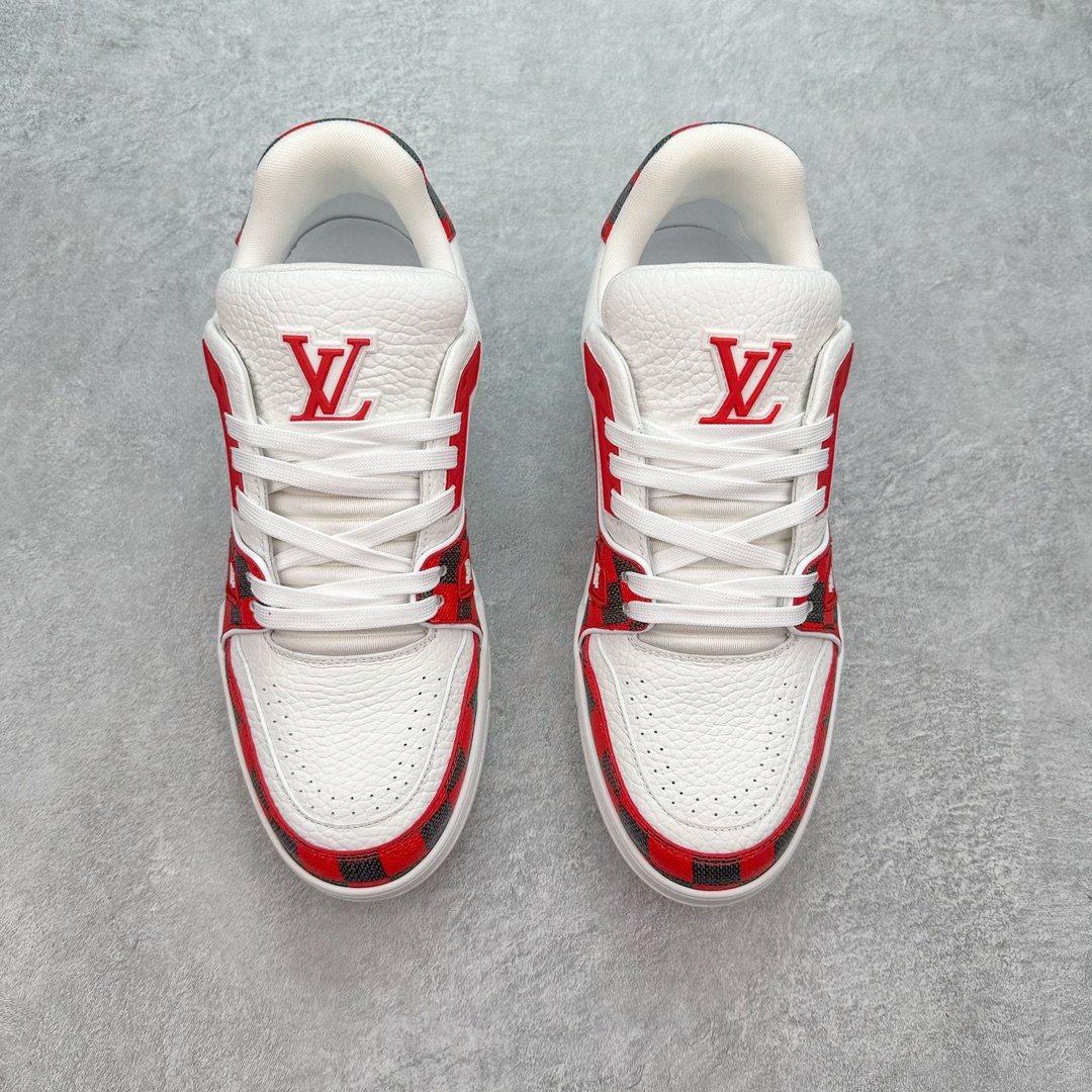 图片[2]-💰440 Louis Vuitton Trainer lv时装走秀运动鞋 高尔夫系列 全网最全配色更新最快 最成熟的做工稳定的品控  完美鞋型超高的清洁度 零毛边线头瑕疵 全套原楦原纸版原鞋开模 全网最具灵魂的版型 正确原装黄色鞋盒 正确中底印花 鞋面印花3D高频深度立体 全鞋电脑针车 紧密相连 针距密度一致 环保乳胶注塑鞋垫 厚度脚感还原原版 皮面裁剪部位 统一油边封口工艺 原装橡胶大底含胶量大底组合零偏差 专柜全套包装 防尘袋 说明书 质保卡 男女鞋 尺码：35 36 37 38 39 40 41 42 43 44 45 编码：Fby5936010-运动鞋