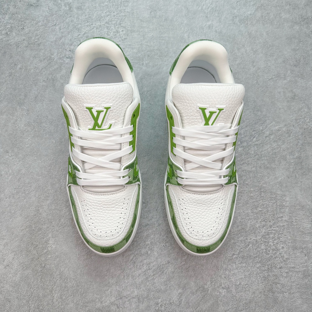 图片[2]-💰440 Louis Vuitton Trainer lv时装走秀运动鞋 高尔夫系列 全网最全配色更新最快 最成熟的做工稳定的品控  完美鞋型超高的清洁度 零毛边线头瑕疵 全套原楦原纸版原鞋开模 全网最具灵魂的版型 正确原装黄色鞋盒 正确中底印花 鞋面印花3D高频深度立体 全鞋电脑针车 紧密相连 针距密度一致 环保乳胶注塑鞋垫 厚度脚感还原原版 皮面裁剪部位 统一油边封口工艺 原装橡胶大底含胶量大底组合零偏差 专柜全套包装 防尘袋 说明书 质保卡 男女鞋 尺码：35 36 37 38 39 40 41 42 43 44 45 编码：Fby5936010-运动鞋