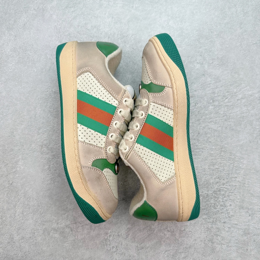 图片[3]-💰290 ＃纯原福利‼Gucci Screener sneaker 古驰双G小脏鞋系列复古怀旧校园风低帮板鞋 全套原楦原纸版原鞋开模 全网最具灵魂的版型 鞋头上翘1.6CM 后跟自然弧度内收 双G珐琅 条纹清晰 原厂五金带3M反光 原装意大利进口里外全皮 纯手工水洗做旧处理 侧面条纹饰带 原厂定制 零串色零起毛 大底防滑网格由里到外大小逐渐递减 原厂数据电绣 清晰立体 多边形闪钻大小一致带光泽 全鞋电脑针车 紧密相连 针距密度一致 环保乳胶注塑鞋垫 厚度脚感还原原版 皮面裁剪部位 统一油边封口工艺 大底组合零偏差 挑战各种艺术家 右脚鞋侧嵌入NFC防伪芯片装置＋鞋盒标二唯码扫描 秒进官网 专柜全套包装 防尘袋 说明书 质保卡 购物袋 Size：35 36 37 38 39 40 41 42 43 44 45 编码：yby3936060-运动鞋