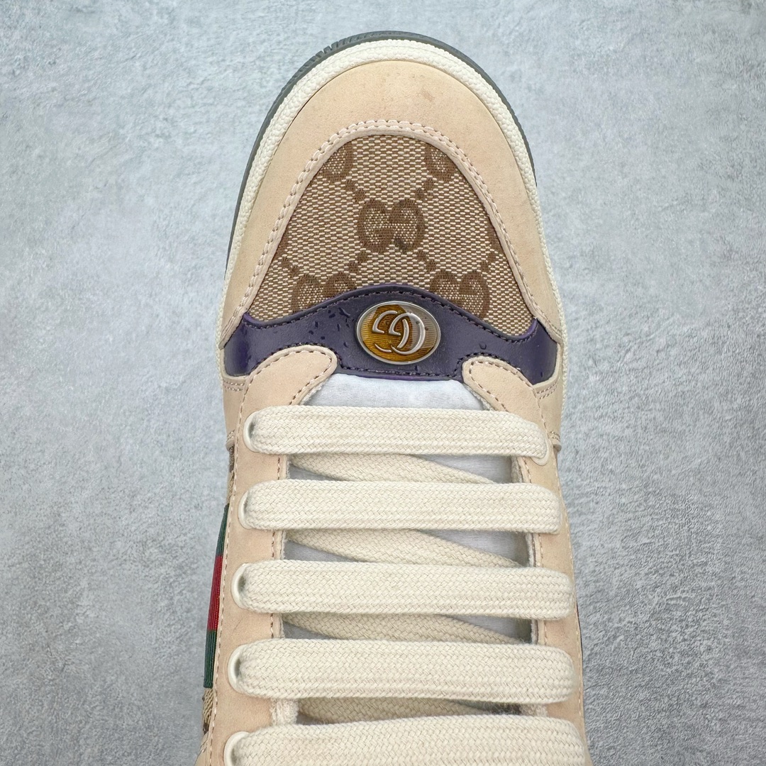 图片[4]-💰290 ＃纯原福利‼Gucci Screener sneaker 古驰双G小脏鞋系列复古怀旧校园风低帮板鞋 全套原楦原纸版原鞋开模 全网最具灵魂的版型 鞋头上翘1.6CM 后跟自然弧度内收 双G珐琅 条纹清晰 原厂五金带3M反光 原装意大利进口里外全皮 纯手工水洗做旧处理 侧面条纹饰带 原厂定制 零串色零起毛 大底防滑网格由里到外大小逐渐递减 原厂数据电绣 清晰立体 多边形闪钻大小一致带光泽 全鞋电脑针车 紧密相连 针距密度一致 环保乳胶注塑鞋垫 厚度脚感还原原版 皮面裁剪部位 统一油边封口工艺 大底组合零偏差 挑战各种艺术家 右脚鞋侧嵌入NFC防伪芯片装置＋鞋盒标二唯码扫描 秒进官网 专柜全套包装 防尘袋 说明书 质保卡 购物袋 Size：35 36 37 38 39 40 41 42 43 44 45 编码：yby3936060-运动鞋