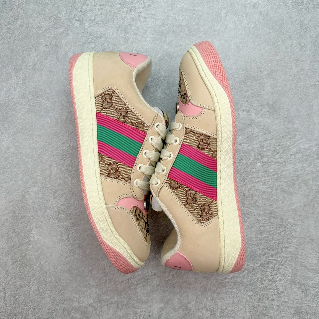 图片[3]-💰290 ＃纯原福利‼Gucci Screener sneaker 古驰双G小脏鞋系列复古怀旧校园风低帮板鞋 全套原楦原纸版原鞋开模 全网最具灵魂的版型 鞋头上翘1.6CM 后跟自然弧度内收 双G珐琅 条纹清晰 原厂五金带3M反光 原装意大利进口里外全皮 纯手工水洗做旧处理 侧面条纹饰带 原厂定制 零串色零起毛 大底防滑网格由里到外大小逐渐递减 原厂数据电绣 清晰立体 多边形闪钻大小一致带光泽 全鞋电脑针车 紧密相连 针距密度一致 环保乳胶注塑鞋垫 厚度脚感还原原版 皮面裁剪部位 统一油边封口工艺 大底组合零偏差 挑战各种艺术家 右脚鞋侧嵌入NFC防伪芯片装置＋鞋盒标二唯码扫描 秒进官网 专柜全套包装 防尘袋 说明书 质保卡 购物袋 Size：35 36 37 38 39 40 41 42 43 44 45 编码：yby3936060-运动鞋