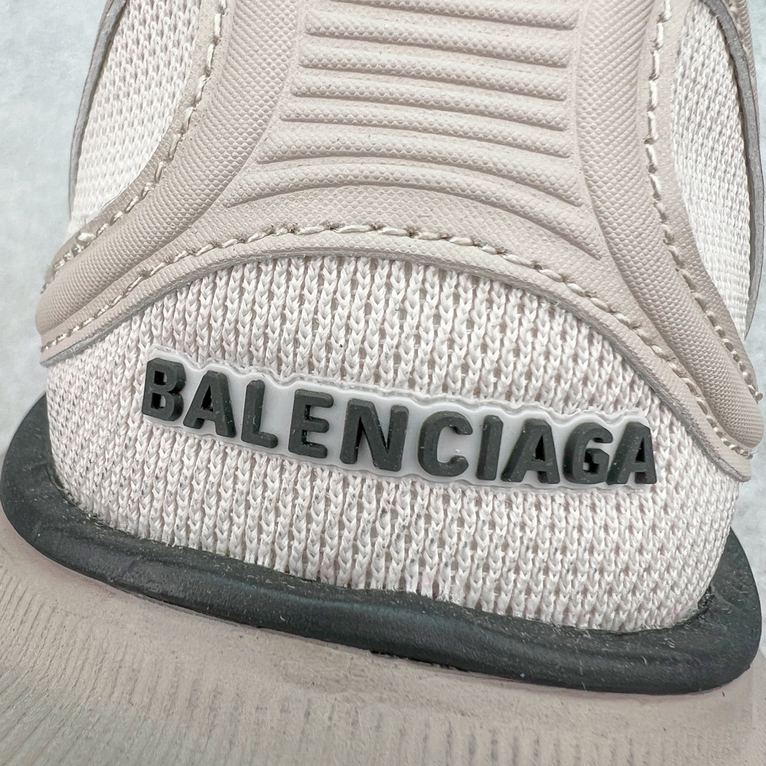 图片[13]-💰300 ＃VG BALENCIAGA CIRCUIT 巴黎世家十三代圆头系带LOGO印花低帮老爹鞋 全套原纸板楦头开发 最原汁原味的灵魂版型 全鞋荧光划线卡点 胶水把控整洁度追求极致完美 每一双都是工艺品 多重QC质检 超越公司货的品控标准 实实在在的免检产品 原盒原配 正确字体电绣 粗细、位置、大小正确 侧边TPU 透气孔匹配意产原版 正确分离大底 TPU软底 原版一致大底LOGO 立体感十足 原厂皮料水洗做旧 采购原厂网纱 偏大一码 尺码：35 36 37 38 39 40 41 42 43 44 45 46 编码：by3936070-运动鞋