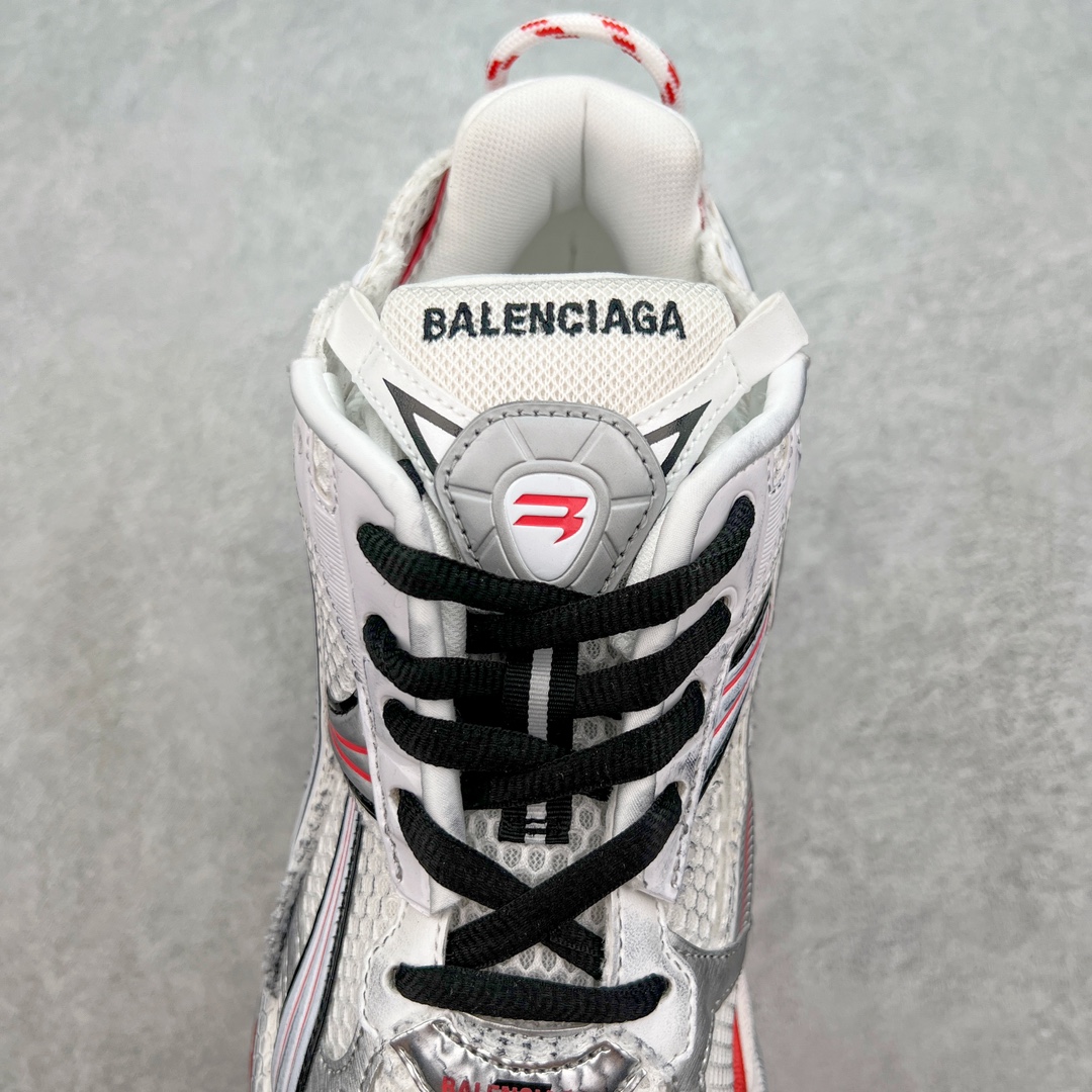 图片[5]-💰460 ＃VG零售版 BALENCIAGA Runner Sneaker 巴黎世家七代慢跑系列低帮复古野跑潮流运动鞋老爹鞋 尼龙和网布材质 磨损效果 鞋头边缘印有尺码 背面浮印尺码 外侧印有跑者徽标 鞋舌刺绣 Balenciaga 品牌标识 鞋跟背面 Balenciaga品牌标识 材质采用65%聚氨酯、35%聚酯纤维 全新 Runner 鞋型轮廓借鉴于 2000 年初的复古线条 搭载大网眼面料制成鞋面基础，由粉色、白色尼龍与橡胶质地覆盖鞋面诠释线条感 当中透过几道手缝线与折损痕更是精准的掌握历经时间淬炼的破旧痕迹 延续其手法至鞋领、鞋跟、鞋带、中底等部分均饰有破损及脏污之貌 尤其是鞋领处与鞋带孔眼条更是采用不规则做旧技术将内容物泡棉随机露出 尺码：35 36 37 38 39 40 41 42 43 44 45 46 编码：by5936030-运动鞋