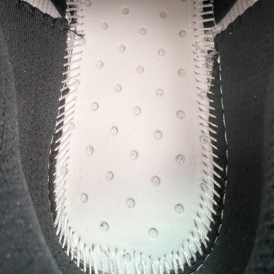 图片[10]-＃HK纯原 HOKA ONE ONE SKY FLOW 低帮舒适百搭防滑耐磨低帮休闲跑步鞋男女同款 始终致力于为所有跑者提供更新、更好的跑步装备 相比常规跑鞋 HOKA ONE ONE特别研发使用性能独特的几何形跑鞋中底 此种鞋底更厚、更高、回弹性也更好 除了卓越的缓冲性能 它还能为各种阶段的跑者带来更具动感、更加稳定的跑步体验 HOKA One One从设计之初就清楚意识到 要保证跑者步幅的均匀一致 双脚自然而然的运动至关重要 尺码：36 36.5 37.5 38 38.5 39 40 40.5 41 42 42.5 43 44 44.5 45-选品中心