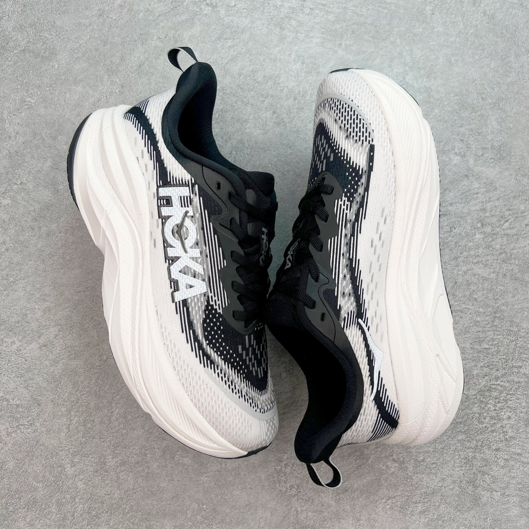 图片[3]-＃HK纯原 HOKA ONE ONE SKY FLOW 低帮舒适百搭防滑耐磨低帮休闲跑步鞋男女同款 始终致力于为所有跑者提供更新、更好的跑步装备 相比常规跑鞋 HOKA ONE ONE特别研发使用性能独特的几何形跑鞋中底 此种鞋底更厚、更高、回弹性也更好 除了卓越的缓冲性能 它还能为各种阶段的跑者带来更具动感、更加稳定的跑步体验 HOKA One One从设计之初就清楚意识到 要保证跑者步幅的均匀一致 双脚自然而然的运动至关重要 尺码：36 36.5 37.5 38 38.5 39 40 40.5 41 42 42.5 43 44 44.5 45-选品中心