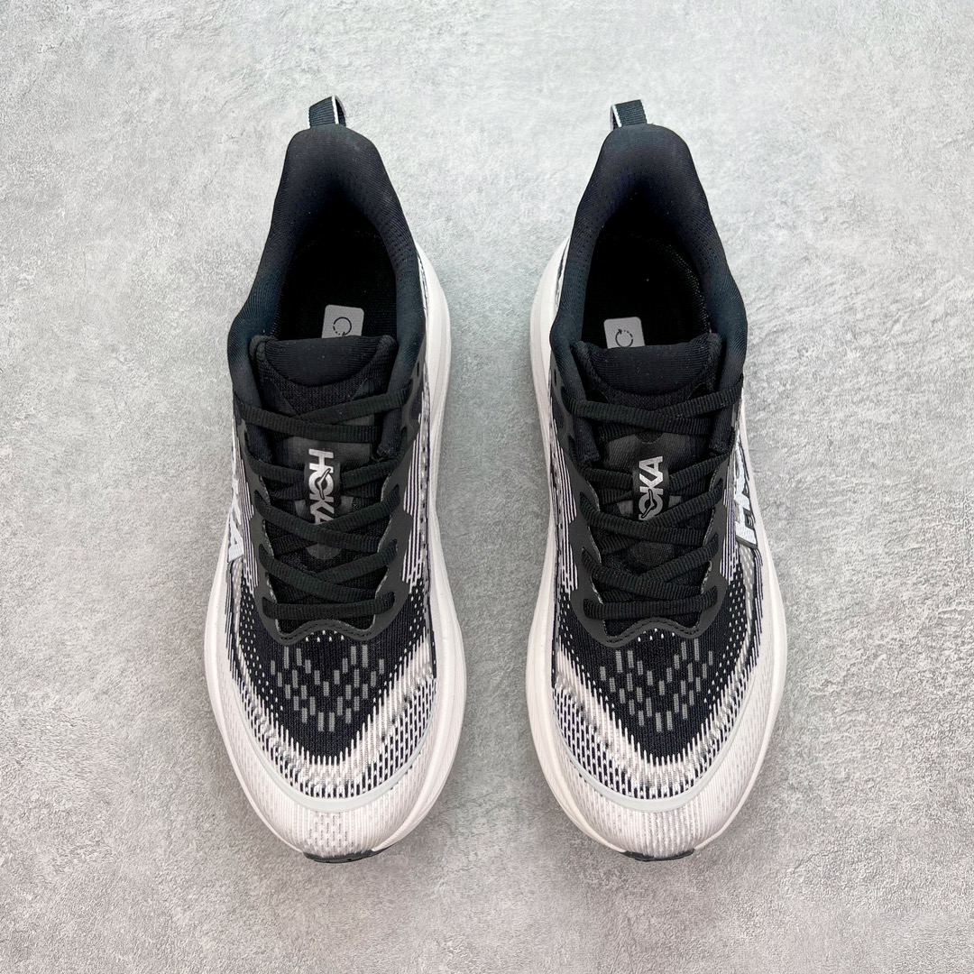 图片[2]-＃HK纯原 HOKA ONE ONE SKY FLOW 低帮舒适百搭防滑耐磨低帮休闲跑步鞋男女同款 始终致力于为所有跑者提供更新、更好的跑步装备 相比常规跑鞋 HOKA ONE ONE特别研发使用性能独特的几何形跑鞋中底 此种鞋底更厚、更高、回弹性也更好 除了卓越的缓冲性能 它还能为各种阶段的跑者带来更具动感、更加稳定的跑步体验 HOKA One One从设计之初就清楚意识到 要保证跑者步幅的均匀一致 双脚自然而然的运动至关重要 尺码：36 36.5 37.5 38 38.5 39 40 40.5 41 42 42.5 43 44 44.5 45-选品中心