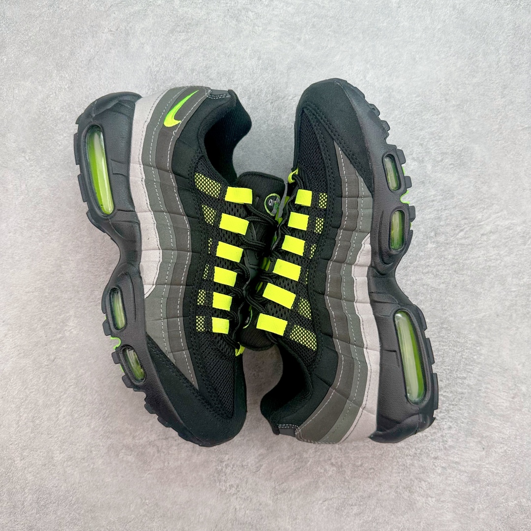 图片[3]-💰180 ＃MX版 NK Air Max 95 复古减震气垫跑鞋 FV4710-001 经典重温 外单专供大厂出品 品质稳定 一百余色 终端操作 鞋款设计灵感源于人体构造 中底设计基于人体的脊柱构造 是整体设计的核心 尼龙孔眼代表了肋骨 而分层式面板和网眼象征着肌肉纤维和肉体组织 Air Max 95采用了两个独立的吹塑成型的Air-Sole单元 并首次在前掌使用可视化气垫设计 Swoosh logo夜当作一个 点符号放在了鞋子的后帮位置 20年的发展让 AIR MAX 95有了不同的故事 20年后再度面向世人的时候 焕然一新的面貌 让人有了另外一种清新脱俗的感觉 SIZE：36 36.5 37.5 38 38.5 39 40 40.5 41 42 42.5 43 44 44.5 45 46 47.5 48 编码：Xby2936050-运动鞋