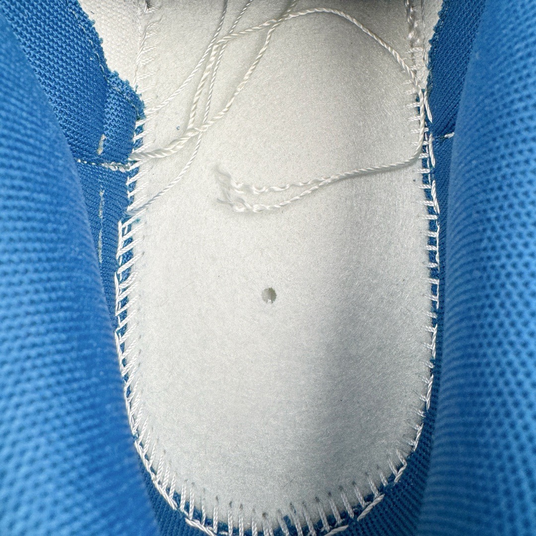 图片[17]-＃YC纯原福利 NK Dunk Low 黑曜石 刺子绣牛仔蓝 DV0834-101 定制系列天花板 无原鞋不开发 全系列得物原鞋一比一校对开发 配色持续更新中 终端对接 优势输出 全套原厂楦头原纸板数据档案倾力打造 原汁原味莞产 极致还原 圈内最强针车工艺 高端零售指定版 广东原厂配套原盒原标 鞋盒分三个尺码段 原厂冲刀 超高清洁度 全鞋零毛边皮料切割 采用原厂百宏鞋带以及原厂百宏织唛舌标 内标可供原厂几率过验 进口原装条纹中底布 四线拉帮白色点胶 原厂拉帮手法遵循公司 原厂电绣 极致还原 尺码：35.5 36 36.5 37.5 38 38.5 39 40 40.5 41 42 42.5 43 44 44.5 45 46 47.5-选品中心