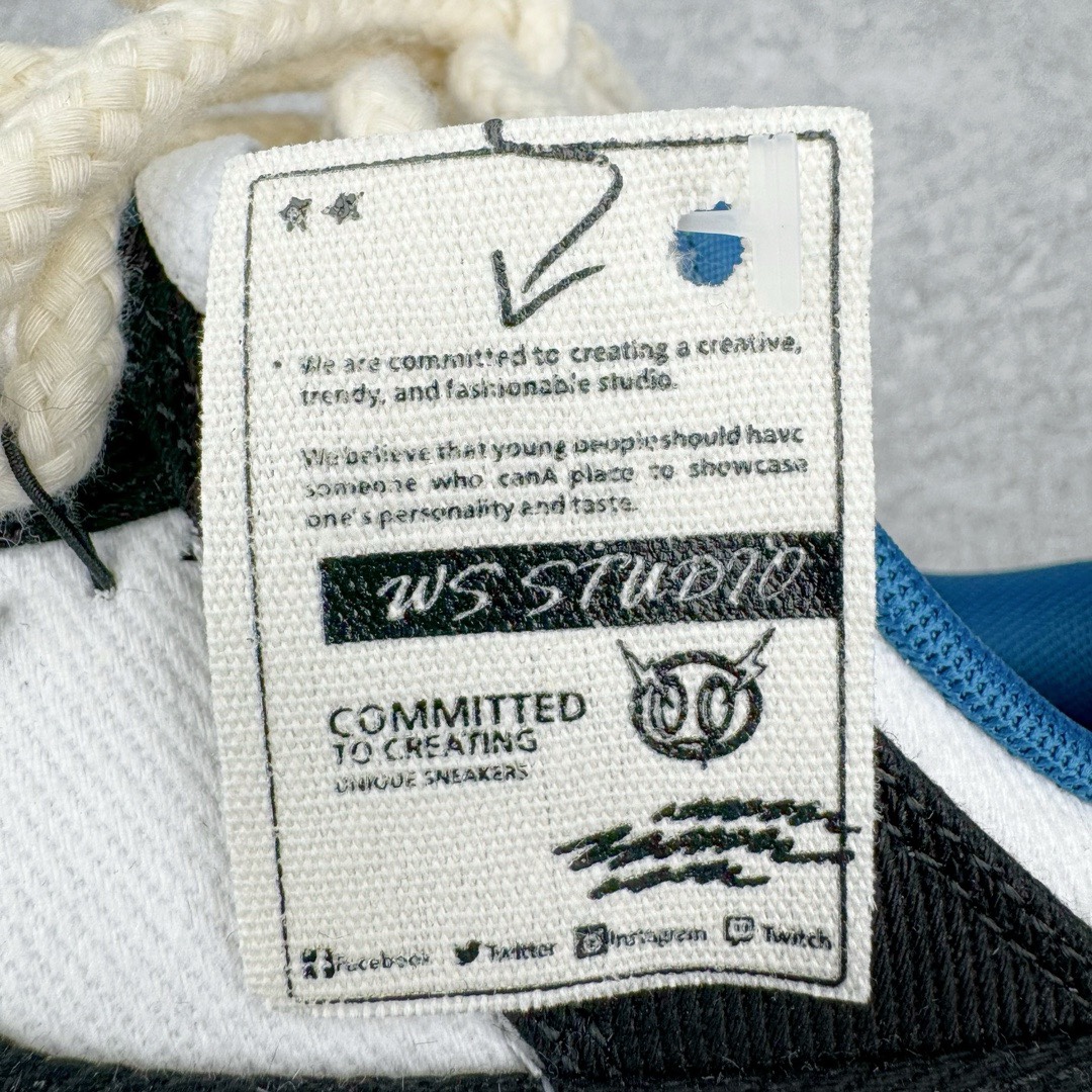 图片[16]-＃YC纯原福利 NK Dunk Low 资深玩家刺子绣 黑白蓝 DV0834-101 定制系列天花板 无原鞋不开发 全系列得物原鞋一比一校对开发 配色持续更新中 终端对接 优势输出 全套原厂楦头原纸板数据档案倾力打造 原汁原味莞产 极致还原 圈内最强针车工艺 高端零售指定版 广东原厂配套原盒原标 鞋盒分三个尺码段 原厂冲刀 超高清洁度 全鞋零毛边皮料切割 采用原厂百宏鞋带以及原厂百宏织唛舌标 内标可供原厂几率过验 进口原装条纹中底布 四线拉帮白色点胶 原厂拉帮手法遵循公司 原厂电绣 极致还原 尺码：35.5 36 36.5 37.5 38 38.5 39 40 40.5 41 42 42.5 43 44 44.5 45 46 47.5-选品中心