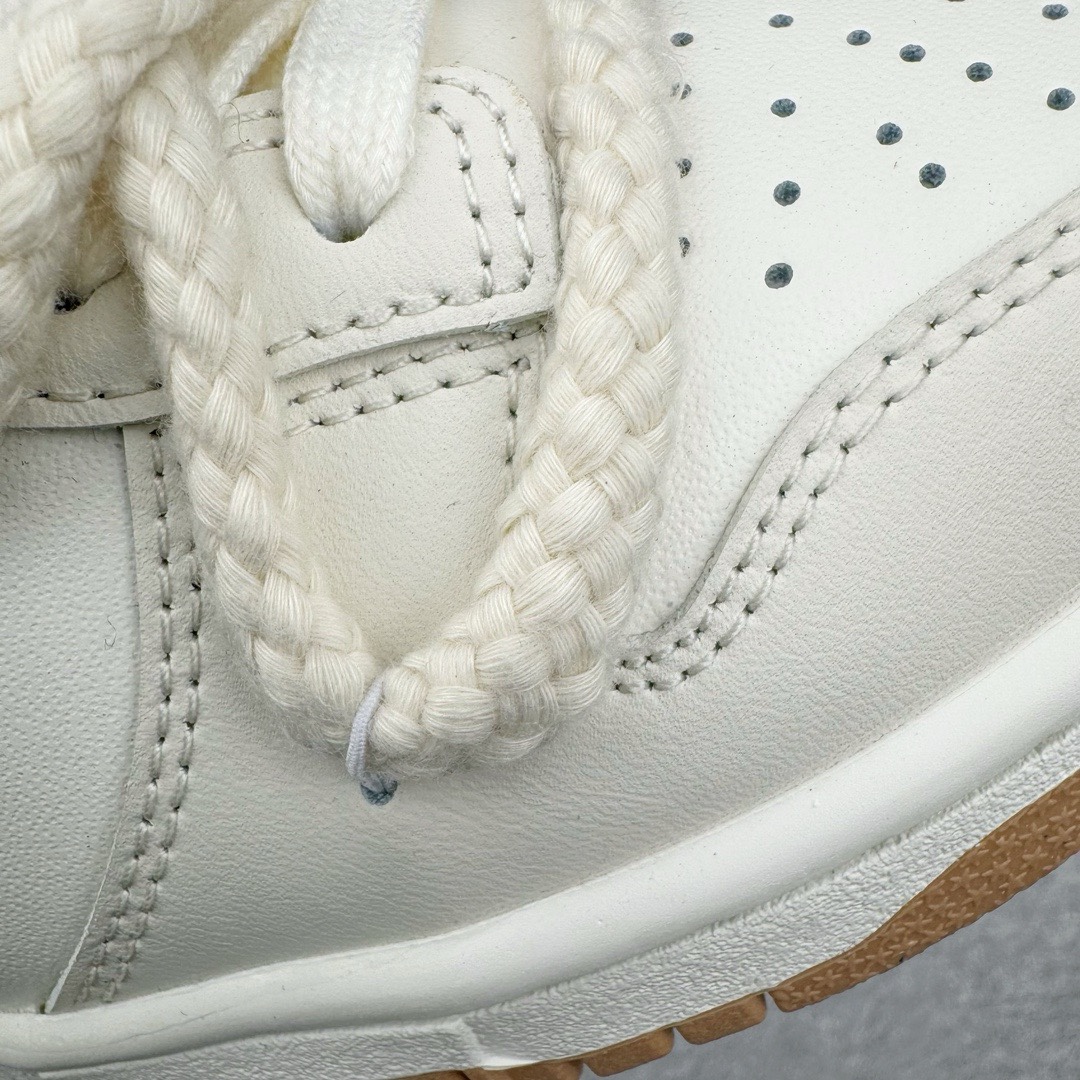 图片[12]-＃YC纯原福利 NK Dunk Low 豆乳熊仔 美拉德 棕米 DD1873-200 定制系列天花板 无原鞋不开发 全系列得物原鞋一比一校对开发 配色持续更新中 终端对接 优势输出 全套原厂楦头原纸板数据档案倾力打造 原汁原味莞产 极致还原 圈内最强针车工艺 高端零售指定版 广东原厂配套原盒原标 鞋盒分三个尺码段 原厂冲刀 超高清洁度 全鞋零毛边皮料切割 采用原厂百宏鞋带以及原厂百宏织唛舌标 内标可供原厂几率过验 进口原装条纹中底布 四线拉帮白色点胶 原厂拉帮手法遵循公司 原厂电绣 极致还原 尺码：35.5 36 36.5 37.5 38 38.5 39 40 40.5 41 42 42.5 43 44 44.5 45 46-选品中心