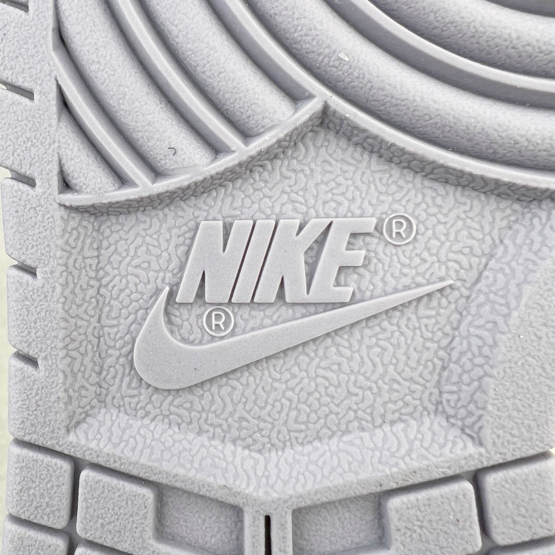 图片[12]-＃YC纯原福利 NK Dunk Low 树莓白巧克力 DD1503-500 定制系列天花板 无原鞋不开发 全系列得物原鞋一比一校对开发 配色持续更新中 终端对接 优势输出 全套原厂楦头原纸板数据档案倾力打造 原汁原味莞产 极致还原 圈内最强针车工艺 高端零售指定版 广东原厂配套原盒原标 鞋盒分三个尺码段 原厂冲刀 超高清洁度 全鞋零毛边皮料切割 采用原厂百宏鞋带以及原厂百宏织唛舌标 内标可供原厂几率过验 进口原装条纹中底布 四线拉帮白色点胶 原厂拉帮手法遵循公司 原厂电绣 极致还原 尺码：35.5 36 36.5 37.5 38 38.5 39 40 40.5 41 42 42.5 43 44 44.5 45 46-选品中心