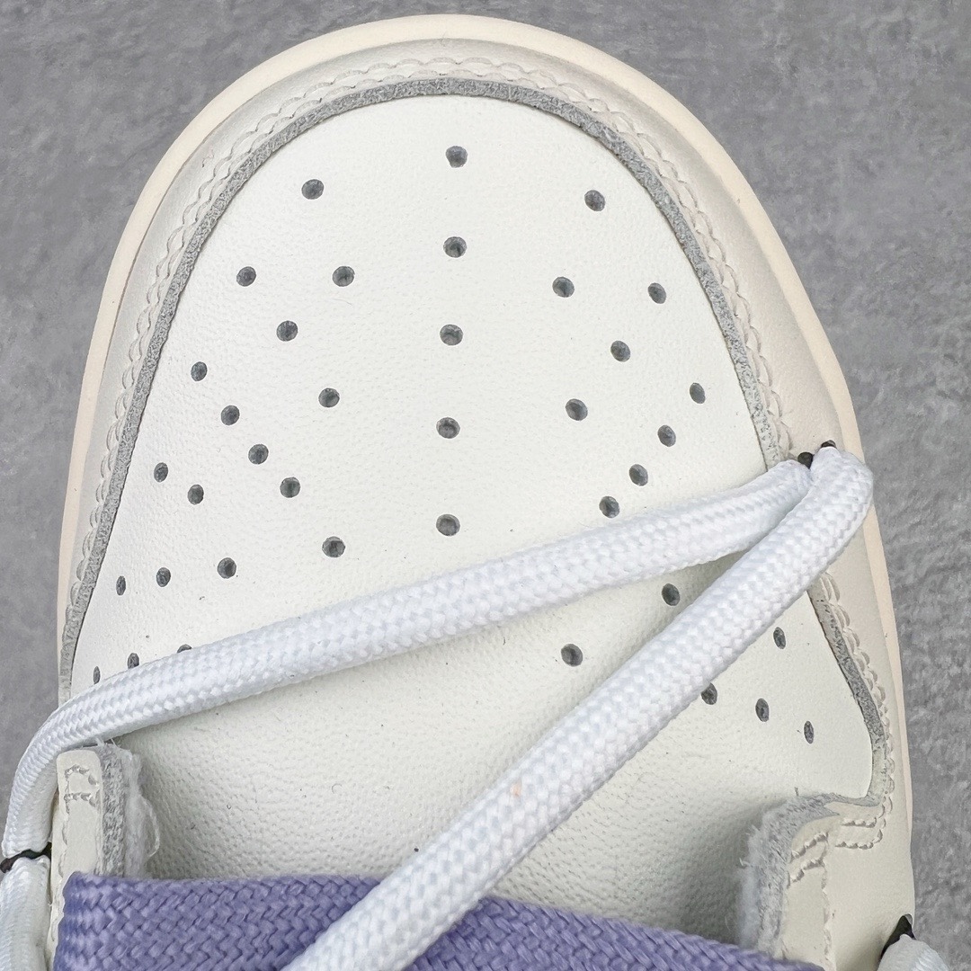 图片[13]-＃YC纯原福利 NK Dunk Low 树莓白巧克力 DD1503-500 定制系列天花板 无原鞋不开发 全系列得物原鞋一比一校对开发 配色持续更新中 终端对接 优势输出 全套原厂楦头原纸板数据档案倾力打造 原汁原味莞产 极致还原 圈内最强针车工艺 高端零售指定版 广东原厂配套原盒原标 鞋盒分三个尺码段 原厂冲刀 超高清洁度 全鞋零毛边皮料切割 采用原厂百宏鞋带以及原厂百宏织唛舌标 内标可供原厂几率过验 进口原装条纹中底布 四线拉帮白色点胶 原厂拉帮手法遵循公司 原厂电绣 极致还原 尺码：35.5 36 36.5 37.5 38 38.5 39 40 40.5 41 42 42.5 43 44 44.5 45 46-选品中心