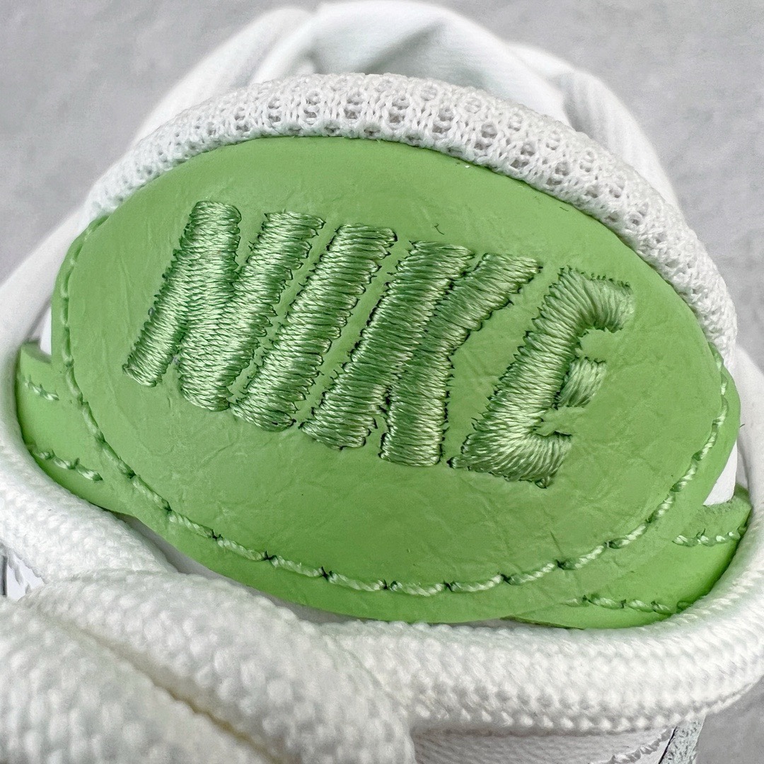图片[14]-＃YC纯原福利 NK Dunk Low 解构 青提奶绿 DN1431-102 定制系列天花板 无原鞋不开发 全系列得物原鞋一比一校对开发 配色持续更新中 终端对接 优势输出 全套原厂楦头原纸板数据档案倾力打造 原汁原味莞产 极致还原 圈内最强针车工艺 高端零售指定版 广东原厂配套原盒原标 鞋盒分三个尺码段 原厂冲刀 超高清洁度 全鞋零毛边皮料切割 采用原厂百宏鞋带以及原厂百宏织唛舌标 内标可供原厂几率过验 进口原装条纹中底布 四线拉帮白色点胶 原厂拉帮手法遵循公司 原厂电绣 极致还原 尺码：35.5 36 36.5 37.5 38 38.5 39 40 40.5 41 42 42.5 43 44-选品中心