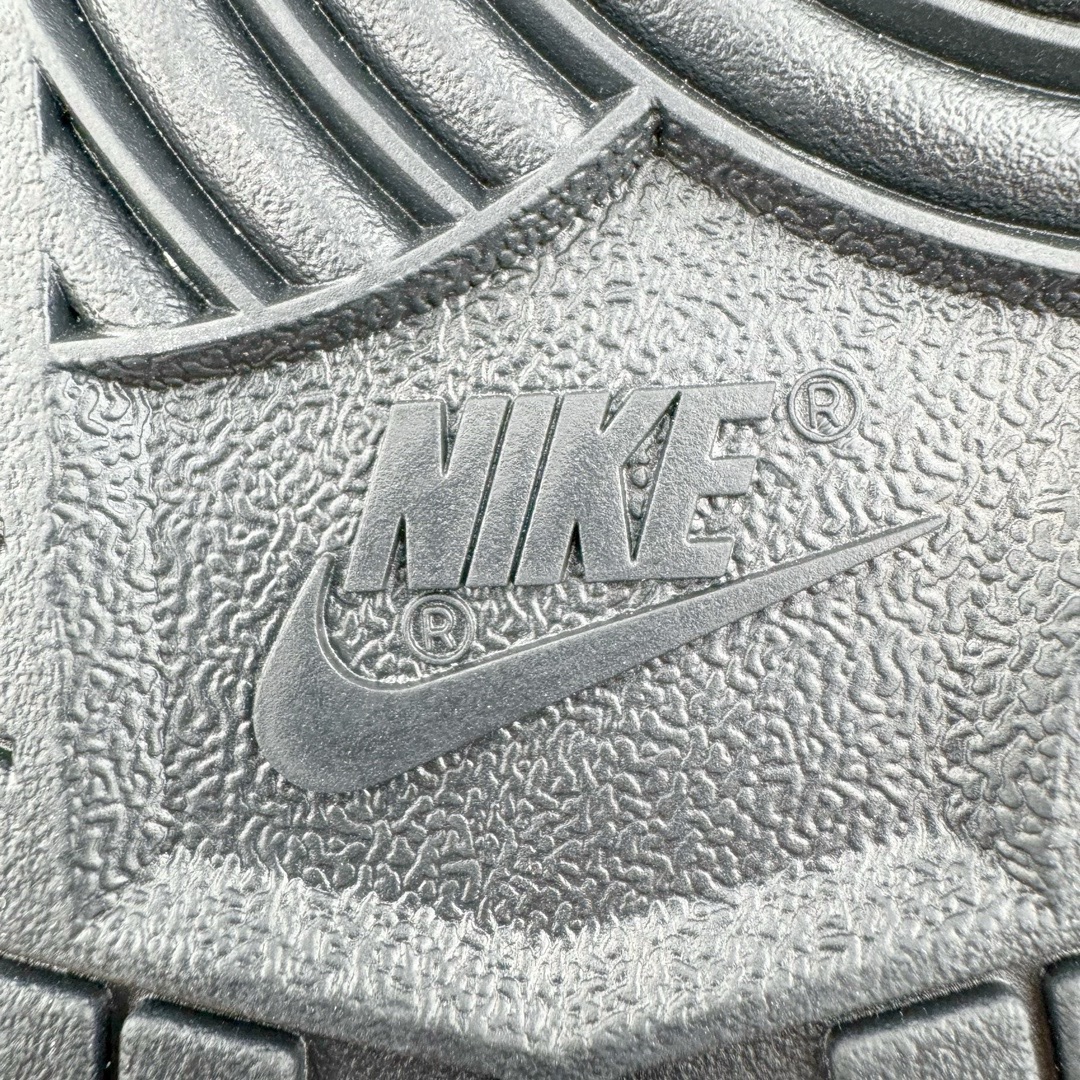 图片[18]-＃YC纯原福利 NK Dunk Low 焦糖 三分甜 DD1391-100 定制系列天花板 无原鞋不开发 全系列得物原鞋一比一校对开发 配色持续更新中 终端对接 优势输出 全套原厂楦头原纸板数据档案倾力打造 原汁原味莞产 极致还原 圈内最强针车工艺 高端零售指定版 广东原厂配套原盒原标 鞋盒分三个尺码段 原厂冲刀 超高清洁度 全鞋零毛边皮料切割 采用原厂百宏鞋带以及原厂百宏织唛舌标 内标可供原厂几率过验 进口原装条纹中底布 四线拉帮白色点胶 原厂拉帮手法遵循公司 原厂电绣 极致还原 尺码：35.5 36 36.5 37.5 38 38.5 39 40 40.5 41 42 42.5 43 44 44.5 45 46-选品中心