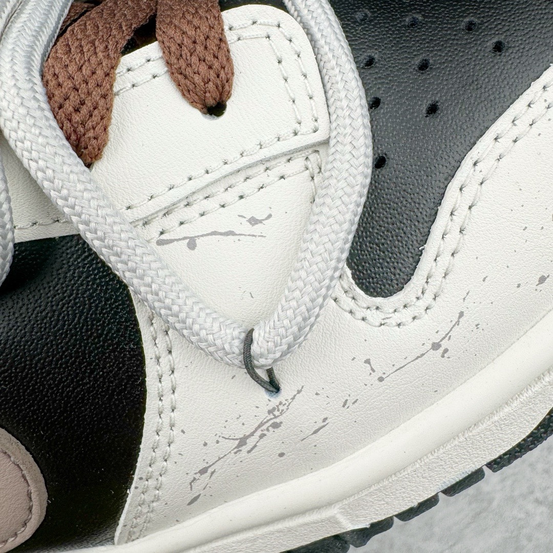 图片[12]-＃YC纯原福利 NK Dunk Low 焦糖 三分甜 DD1391-100 定制系列天花板 无原鞋不开发 全系列得物原鞋一比一校对开发 配色持续更新中 终端对接 优势输出 全套原厂楦头原纸板数据档案倾力打造 原汁原味莞产 极致还原 圈内最强针车工艺 高端零售指定版 广东原厂配套原盒原标 鞋盒分三个尺码段 原厂冲刀 超高清洁度 全鞋零毛边皮料切割 采用原厂百宏鞋带以及原厂百宏织唛舌标 内标可供原厂几率过验 进口原装条纹中底布 四线拉帮白色点胶 原厂拉帮手法遵循公司 原厂电绣 极致还原 尺码：35.5 36 36.5 37.5 38 38.5 39 40 40.5 41 42 42.5 43 44 44.5 45 46-选品中心