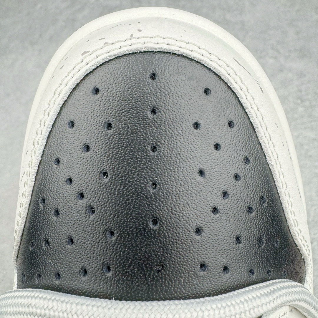 图片[15]-＃YC纯原福利 NK Dunk Low 焦糖 三分甜 DD1391-100 定制系列天花板 无原鞋不开发 全系列得物原鞋一比一校对开发 配色持续更新中 终端对接 优势输出 全套原厂楦头原纸板数据档案倾力打造 原汁原味莞产 极致还原 圈内最强针车工艺 高端零售指定版 广东原厂配套原盒原标 鞋盒分三个尺码段 原厂冲刀 超高清洁度 全鞋零毛边皮料切割 采用原厂百宏鞋带以及原厂百宏织唛舌标 内标可供原厂几率过验 进口原装条纹中底布 四线拉帮白色点胶 原厂拉帮手法遵循公司 原厂电绣 极致还原 尺码：35.5 36 36.5 37.5 38 38.5 39 40 40.5 41 42 42.5 43 44 44.5 45 46-选品中心