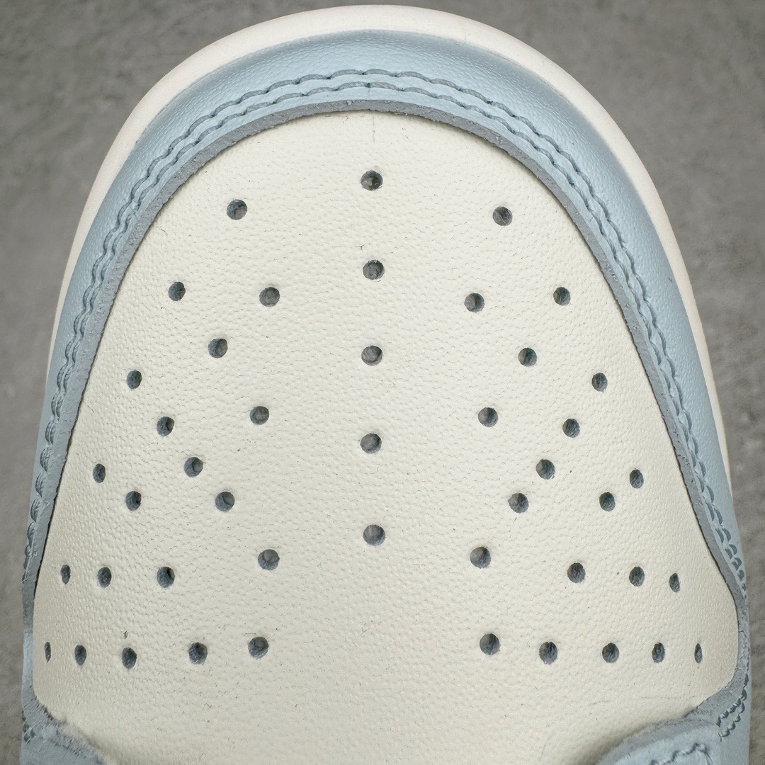 图片[13]-＃YC纯原福利 NK Dunk Low 樱花校园 粉蓝 FD9922-151 定制系列天花板 无原鞋不开发 全系列得物原鞋一比一校对开发 配色持续更新中 终端对接 优势输出 全套原厂楦头原纸板数据档案倾力打造 原汁原味莞产 极致还原 圈内最强针车工艺 高端零售指定版 广东原厂配套原盒原标 鞋盒分三个尺码段 原厂冲刀 超高清洁度 全鞋零毛边皮料切割 采用原厂百宏鞋带以及原厂百宏织唛舌标 内标可供原厂几率过验 进口原装条纹中底布 四线拉帮白色点胶 原厂拉帮手法遵循公司 原厂电绣 极致还原 尺码：35.5 36 36.5 37.5 38 38.5 39 40 40.5 41 42-选品中心