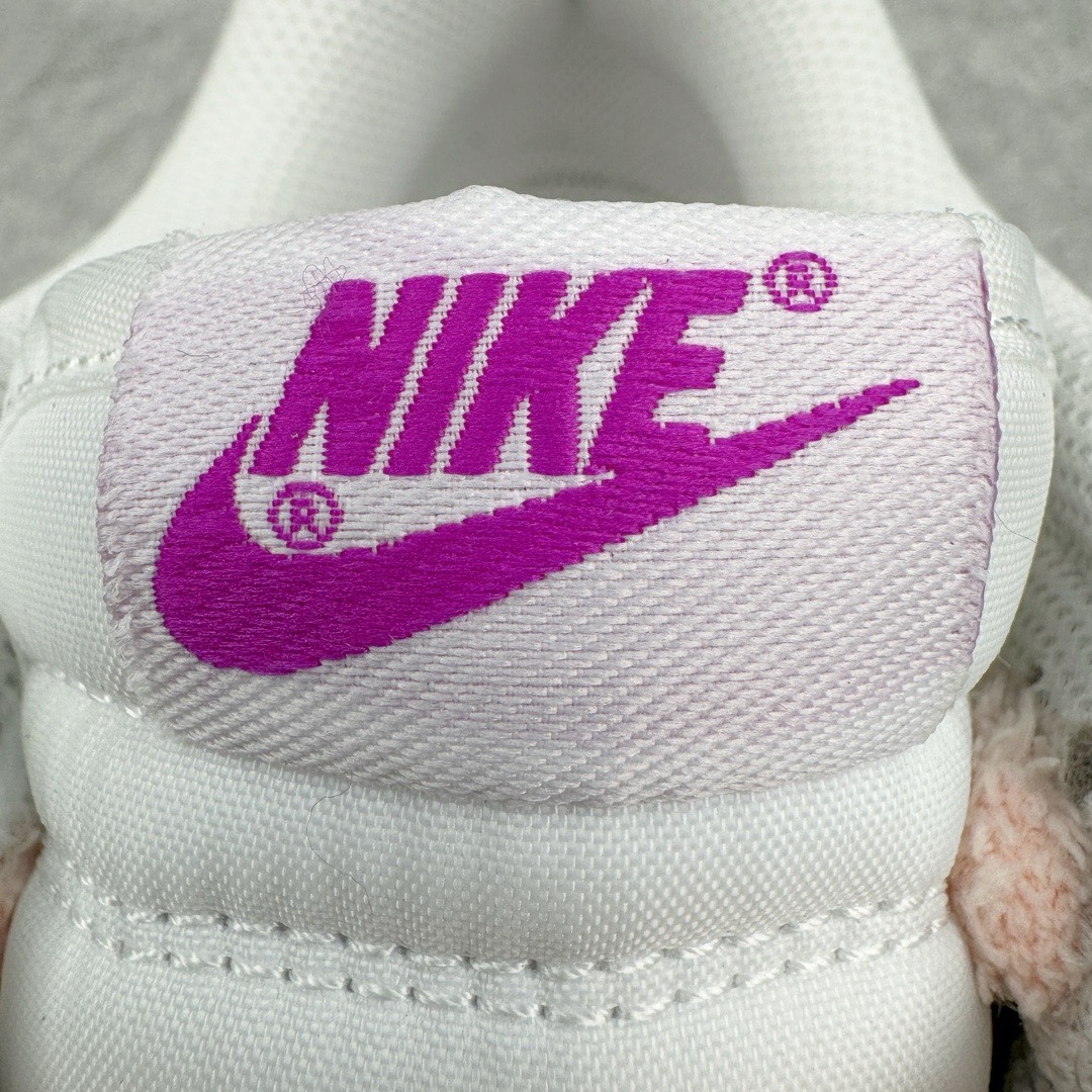 图片[16]-＃YC纯原福利 NK Dunk Low 樱花校园 粉蓝 FD9922-151 定制系列天花板 无原鞋不开发 全系列得物原鞋一比一校对开发 配色持续更新中 终端对接 优势输出 全套原厂楦头原纸板数据档案倾力打造 原汁原味莞产 极致还原 圈内最强针车工艺 高端零售指定版 广东原厂配套原盒原标 鞋盒分三个尺码段 原厂冲刀 超高清洁度 全鞋零毛边皮料切割 采用原厂百宏鞋带以及原厂百宏织唛舌标 内标可供原厂几率过验 进口原装条纹中底布 四线拉帮白色点胶 原厂拉帮手法遵循公司 原厂电绣 极致还原 尺码：35.5 36 36.5 37.5 38 38.5 39 40 40.5 41 42-选品中心