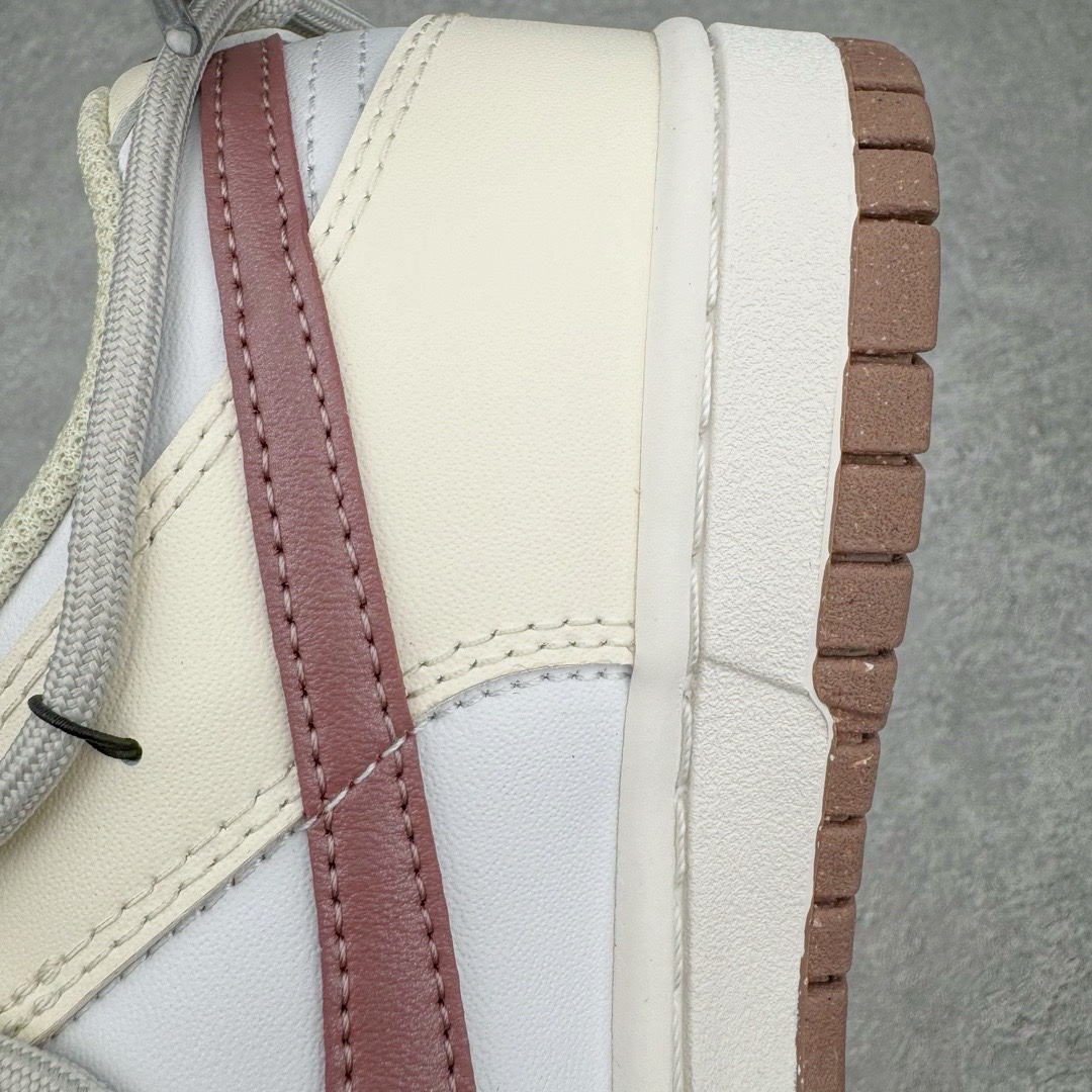 图片[11]-＃YC纯原福利 NK Dunk Low 生打椰椰 DD1873-103 定制系列天花板 无原鞋不开发 全系列得物原鞋一比一校对开发 配色持续更新中 终端对接 优势输出 全套原厂楦头原纸板数据档案倾力打造 原汁原味莞产 极致还原 圈内最强针车工艺 高端零售指定版 广东原厂配套原盒原标 鞋盒分三个尺码段 原厂冲刀 超高清洁度 全鞋零毛边皮料切割 采用原厂百宏鞋带以及原厂百宏织唛舌标 内标可供原厂几率过验 进口原装条纹中底布 四线拉帮白色点胶 原厂拉帮手法遵循公司 原厂电绣 极致还原 尺码：35.5 36 36.5 37.5 38 38.5 39 40 40.5 41 42 42.5 43 44 44.5 45 46 47.5-选品中心