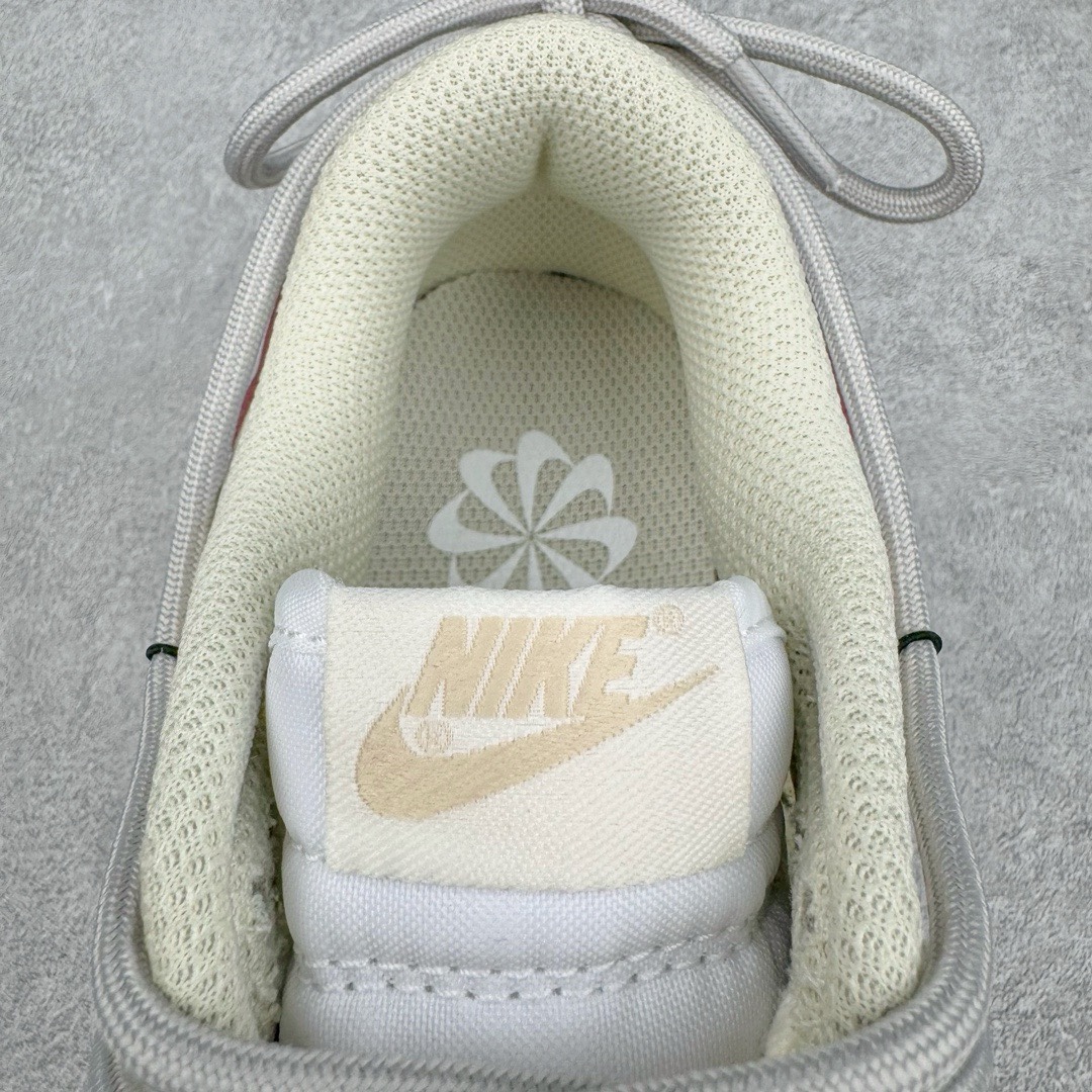 图片[12]-＃YC纯原福利 NK Dunk Low 生打椰椰 DD1873-103 定制系列天花板 无原鞋不开发 全系列得物原鞋一比一校对开发 配色持续更新中 终端对接 优势输出 全套原厂楦头原纸板数据档案倾力打造 原汁原味莞产 极致还原 圈内最强针车工艺 高端零售指定版 广东原厂配套原盒原标 鞋盒分三个尺码段 原厂冲刀 超高清洁度 全鞋零毛边皮料切割 采用原厂百宏鞋带以及原厂百宏织唛舌标 内标可供原厂几率过验 进口原装条纹中底布 四线拉帮白色点胶 原厂拉帮手法遵循公司 原厂电绣 极致还原 尺码：35.5 36 36.5 37.5 38 38.5 39 40 40.5 41 42 42.5 43 44 44.5 45 46 47.5-选品中心