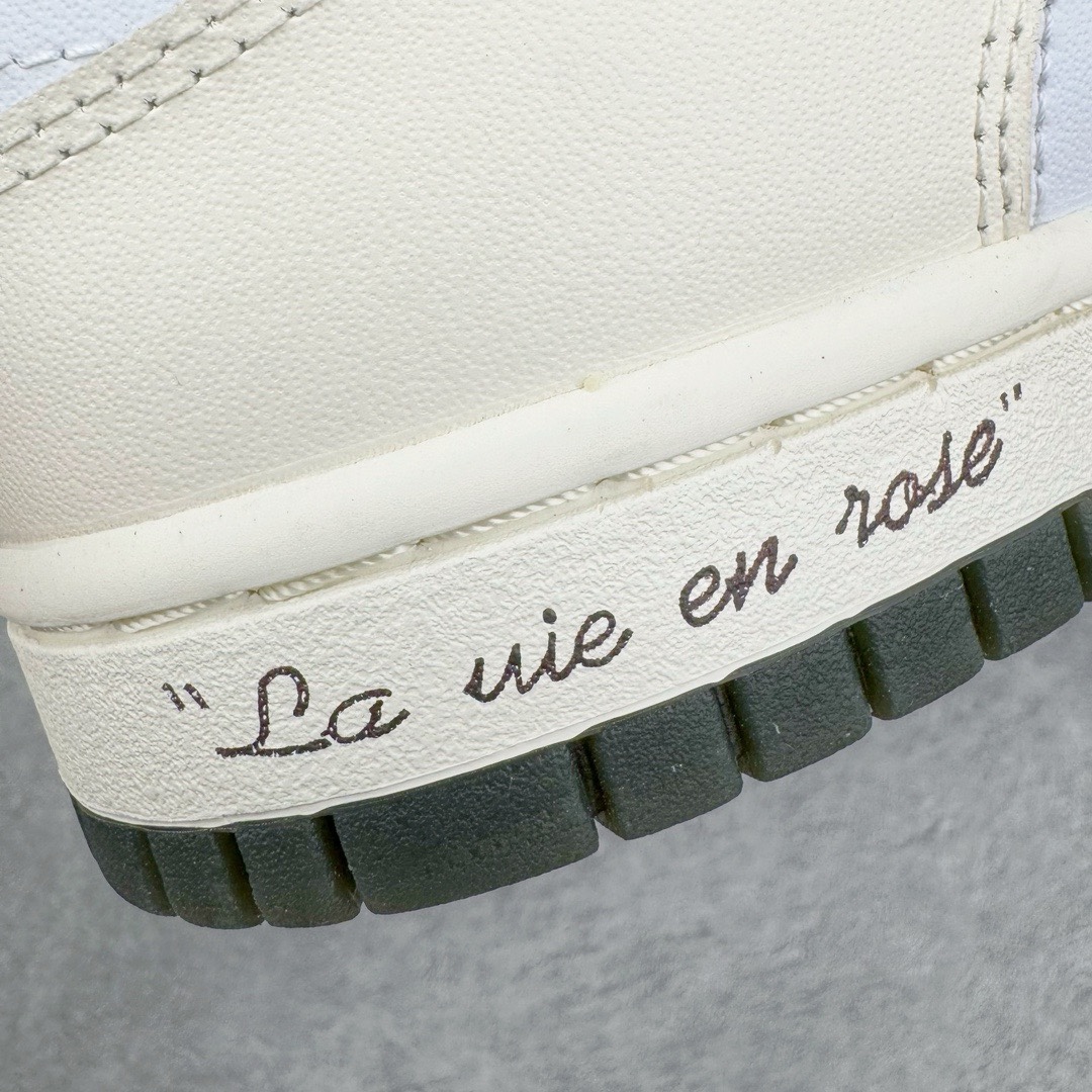 图片[16]-＃YC纯原福利 NK Dunk Low 花期信使 DD1503-117 定制系列天花板 无原鞋不开发 全系列得物原鞋一比一校对开发 配色持续更新中 终端对接 优势输出 全套原厂楦头原纸板数据档案倾力打造 原汁原味莞产 极致还原 圈内最强针车工艺 高端零售指定版 广东原厂配套原盒原标 鞋盒分三个尺码段 原厂冲刀 超高清洁度 全鞋零毛边皮料切割 采用原厂百宏鞋带以及原厂百宏织唛舌标 内标可供原厂几率过验 进口原装条纹中底布 四线拉帮白色点胶 原厂拉帮手法遵循公司 原厂电绣 极致还原 尺码：35.5 36 36.5 37.5 38 38.5 39 40 40.5 41 42 42.5 43 44 44.5 45 46 47.5-选品中心