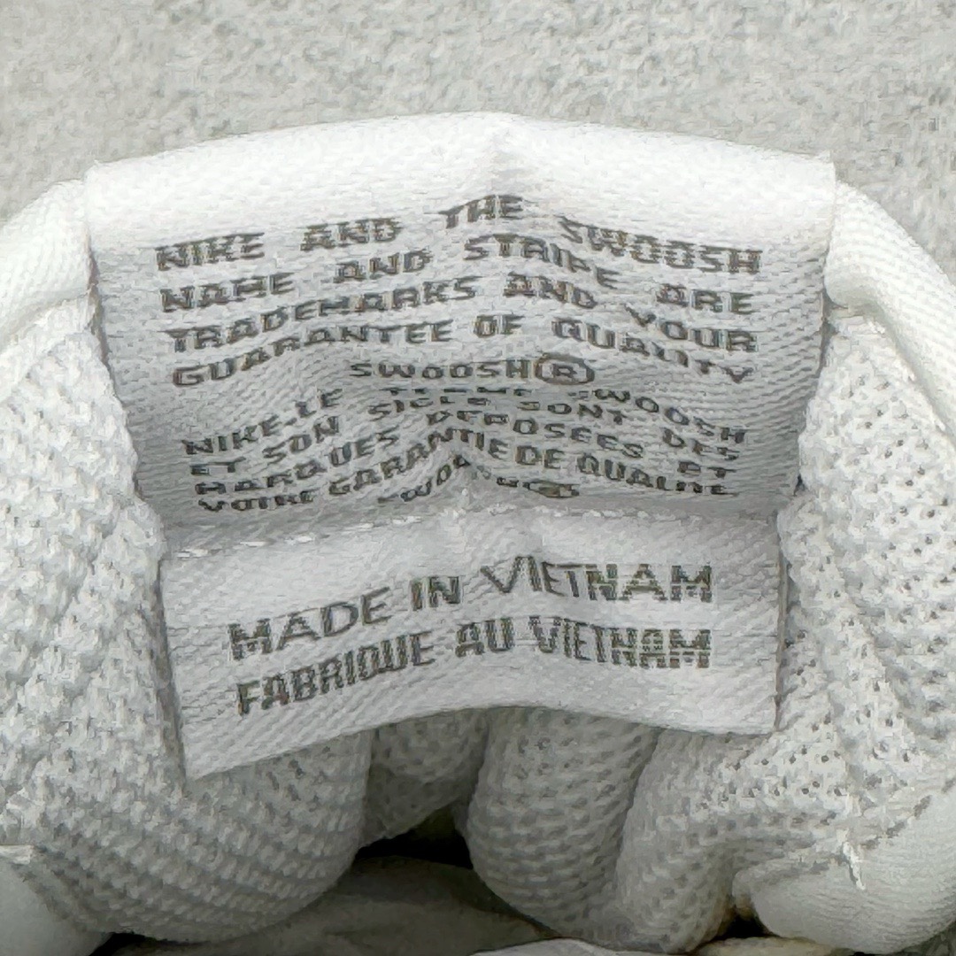 图片[11]-＃YC纯原福利 NK Dunk Low 花期信使 DD1503-117 定制系列天花板 无原鞋不开发 全系列得物原鞋一比一校对开发 配色持续更新中 终端对接 优势输出 全套原厂楦头原纸板数据档案倾力打造 原汁原味莞产 极致还原 圈内最强针车工艺 高端零售指定版 广东原厂配套原盒原标 鞋盒分三个尺码段 原厂冲刀 超高清洁度 全鞋零毛边皮料切割 采用原厂百宏鞋带以及原厂百宏织唛舌标 内标可供原厂几率过验 进口原装条纹中底布 四线拉帮白色点胶 原厂拉帮手法遵循公司 原厂电绣 极致还原 尺码：35.5 36 36.5 37.5 38 38.5 39 40 40.5 41 42 42.5 43 44 44.5 45 46 47.5-选品中心