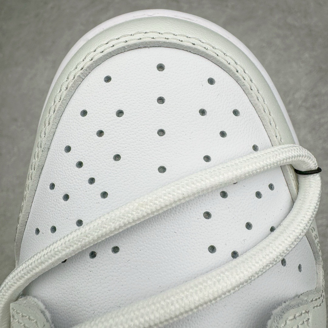 图片[12]-＃YC纯原福利 NK Dunk Low 青提山茶 白绿 FD9922-151 定制系列天花板 无原鞋不开发 全系列得物原鞋一比一校对开发 配色持续更新中 终端对接 优势输出 全套原厂楦头原纸板数据档案倾力打造 原汁原味莞产 极致还原 圈内最强针车工艺 高端零售指定版 广东原厂配套原盒原标 鞋盒分三个尺码段 原厂冲刀 超高清洁度 全鞋零毛边皮料切割 采用原厂百宏鞋带以及原厂百宏织唛舌标 内标可供原厂几率过验 进口原装条纹中底布 四线拉帮白色点胶 原厂拉帮手法遵循公司 原厂电绣 极致还原 尺码：35.5 36 36.5 37.5 38 38.5 39 40 40.5 41 42 42.5 43 44 44.5 45 46 47.5-选品中心