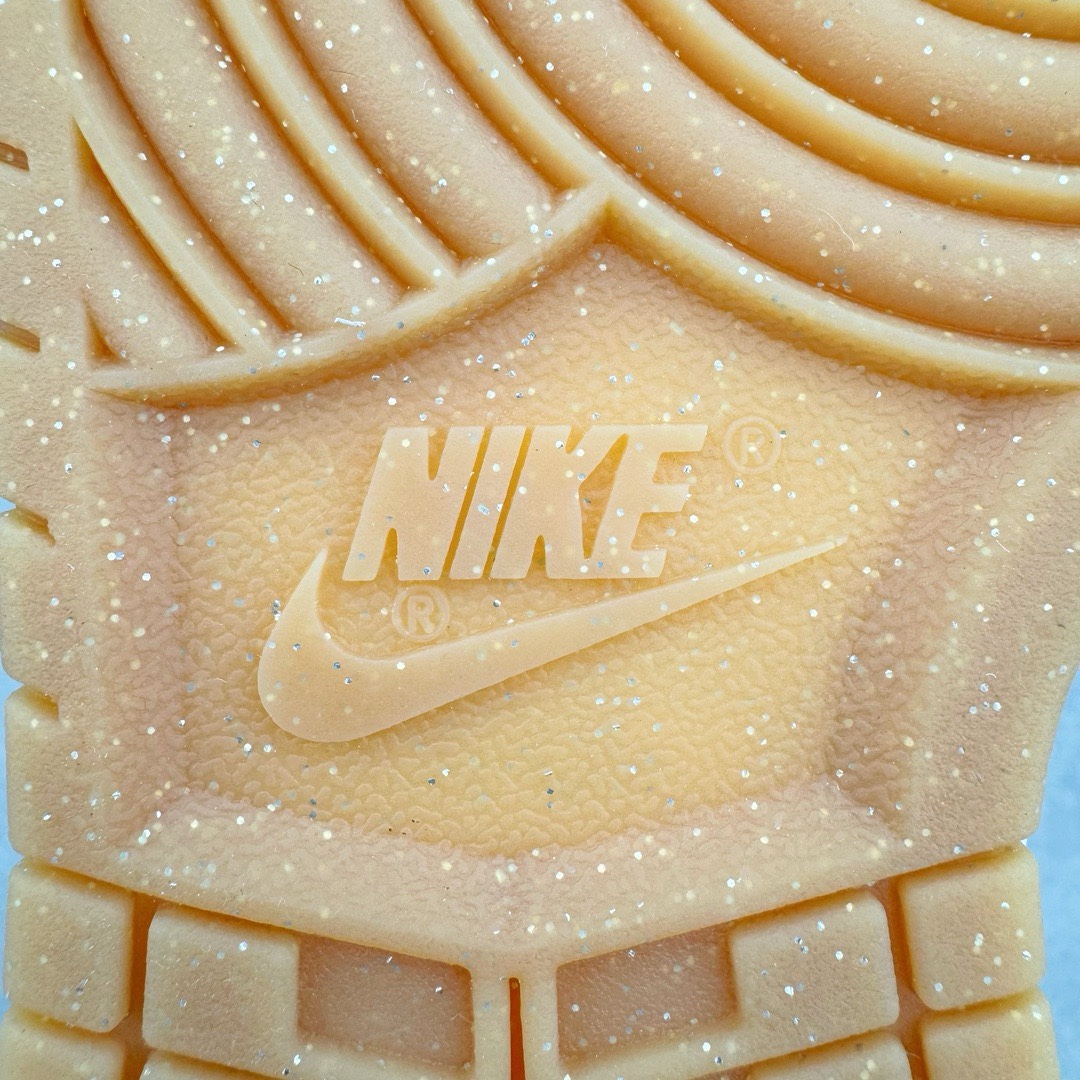 图片[16]-＃YC纯原福利 NK Dunk Low 青提山茶 白绿 FD9922-151 定制系列天花板 无原鞋不开发 全系列得物原鞋一比一校对开发 配色持续更新中 终端对接 优势输出 全套原厂楦头原纸板数据档案倾力打造 原汁原味莞产 极致还原 圈内最强针车工艺 高端零售指定版 广东原厂配套原盒原标 鞋盒分三个尺码段 原厂冲刀 超高清洁度 全鞋零毛边皮料切割 采用原厂百宏鞋带以及原厂百宏织唛舌标 内标可供原厂几率过验 进口原装条纹中底布 四线拉帮白色点胶 原厂拉帮手法遵循公司 原厂电绣 极致还原 尺码：35.5 36 36.5 37.5 38 38.5 39 40 40.5 41 42 42.5 43 44 44.5 45 46 47.5-选品中心