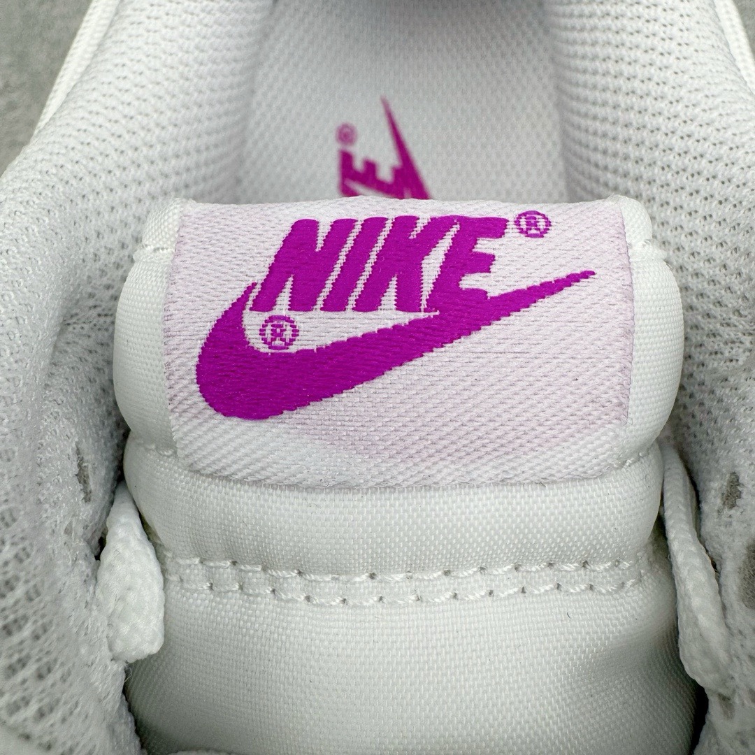 图片[17]-＃YC纯原福利 NK Dunk Low 青提山茶 白绿 FD9922-151 定制系列天花板 无原鞋不开发 全系列得物原鞋一比一校对开发 配色持续更新中 终端对接 优势输出 全套原厂楦头原纸板数据档案倾力打造 原汁原味莞产 极致还原 圈内最强针车工艺 高端零售指定版 广东原厂配套原盒原标 鞋盒分三个尺码段 原厂冲刀 超高清洁度 全鞋零毛边皮料切割 采用原厂百宏鞋带以及原厂百宏织唛舌标 内标可供原厂几率过验 进口原装条纹中底布 四线拉帮白色点胶 原厂拉帮手法遵循公司 原厂电绣 极致还原 尺码：35.5 36 36.5 37.5 38 38.5 39 40 40.5 41 42 42.5 43 44 44.5 45 46 47.5-选品中心