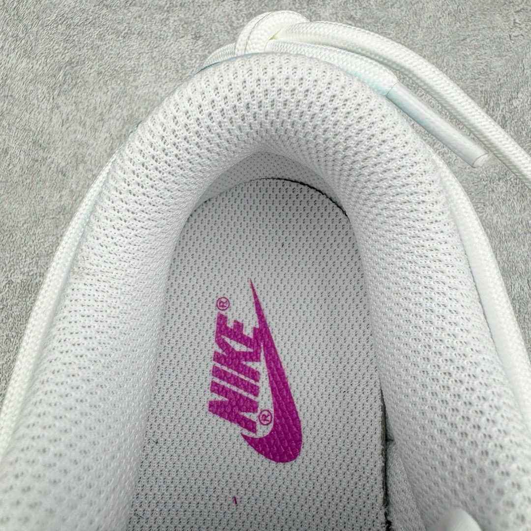 图片[11]-＃YC纯原福利 NK Dunk Low 气泡海盐 FD9922-151 定制系列天花板 无原鞋不开发 全系列得物原鞋一比一校对开发 配色持续更新中 终端对接 优势输出 全套原厂楦头原纸板数据档案倾力打造 原汁原味莞产 极致还原 圈内最强针车工艺 高端零售指定版 广东原厂配套原盒原标 鞋盒分三个尺码段 原厂冲刀 超高清洁度 全鞋零毛边皮料切割 采用原厂百宏鞋带以及原厂百宏织唛舌标 内标可供原厂几率过验 进口原装条纹中底布 四线拉帮白色点胶 原厂拉帮手法遵循公司 原厂电绣 极致还原 尺码：35.5 36 36.5 37.5 38 38.5 39 40 40.5 41 42 42.5 43 44 44.5 45 46 47.5-选品中心