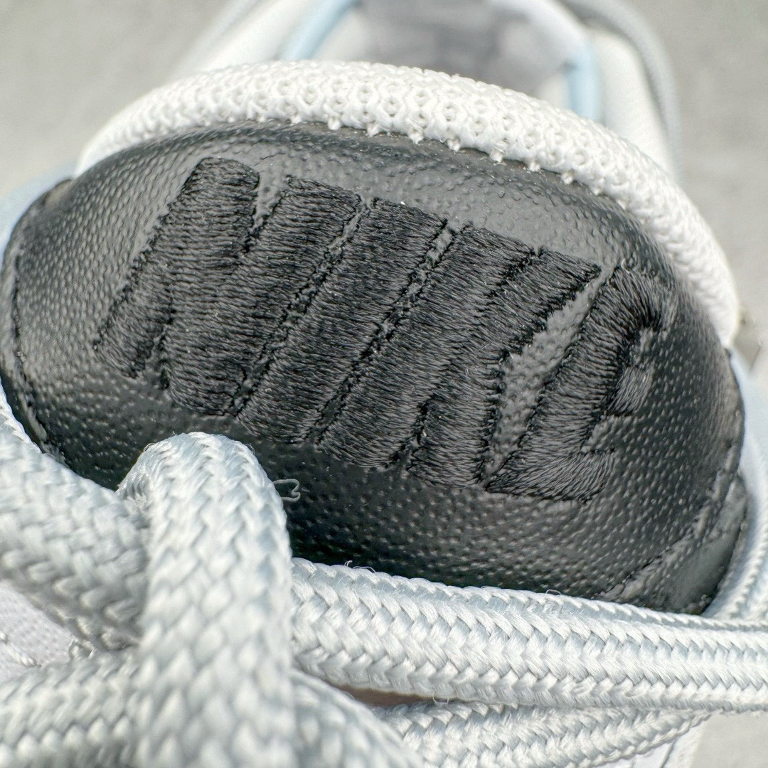 图片[13]-＃YC纯原福利 NK Dunk Low 国风文竹 DV0831-101 定制系列天花板 无原鞋不开发 全系列得物原鞋一比一校对开发 配色持续更新中 终端对接 优势输出 全套原厂楦头原纸板数据档案倾力打造 原汁原味莞产 极致还原 圈内最强针车工艺 高端零售指定版 广东原厂配套原盒原标 鞋盒分三个尺码段 原厂冲刀 超高清洁度 全鞋零毛边皮料切割 采用原厂百宏鞋带以及原厂百宏织唛舌标 内标可供原厂几率过验 进口原装条纹中底布 四线拉帮白色点胶 原厂拉帮手法遵循公司 原厂电绣 极致还原 尺码：35.5 36 36.5 37.5 38 38.5 39 40 40.5 41 42 42.5 43 44 44.5 45 46 47.5-选品中心