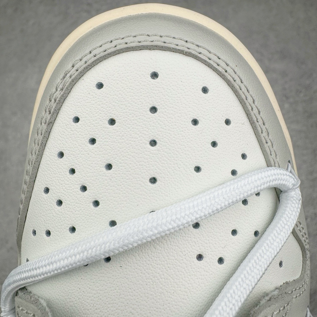 图片[14]-＃YC纯原福利 NK Dunk Low 解构 魅紫韵味 薰衣草白紫 DD1503-500 定制系列天花板 无原鞋不开发 全系列得物原鞋一比一校对开发 配色持续更新中 终端对接 优势输出 全套原厂楦头原纸板数据档案倾力打造 原汁原味莞产 极致还原 圈内最强针车工艺 高端零售指定版 广东原厂配套原盒原标 鞋盒分三个尺码段 原厂冲刀 超高清洁度 全鞋零毛边皮料切割 采用原厂百宏鞋带以及原厂百宏织唛舌标 内标可供原厂几率过验 进口原装条纹中底布 四线拉帮白色点胶 原厂拉帮手法遵循公司 原厂电绣 极致还原 尺码：35.5 36 36.5 37.5 38 38.5 39 40-选品中心