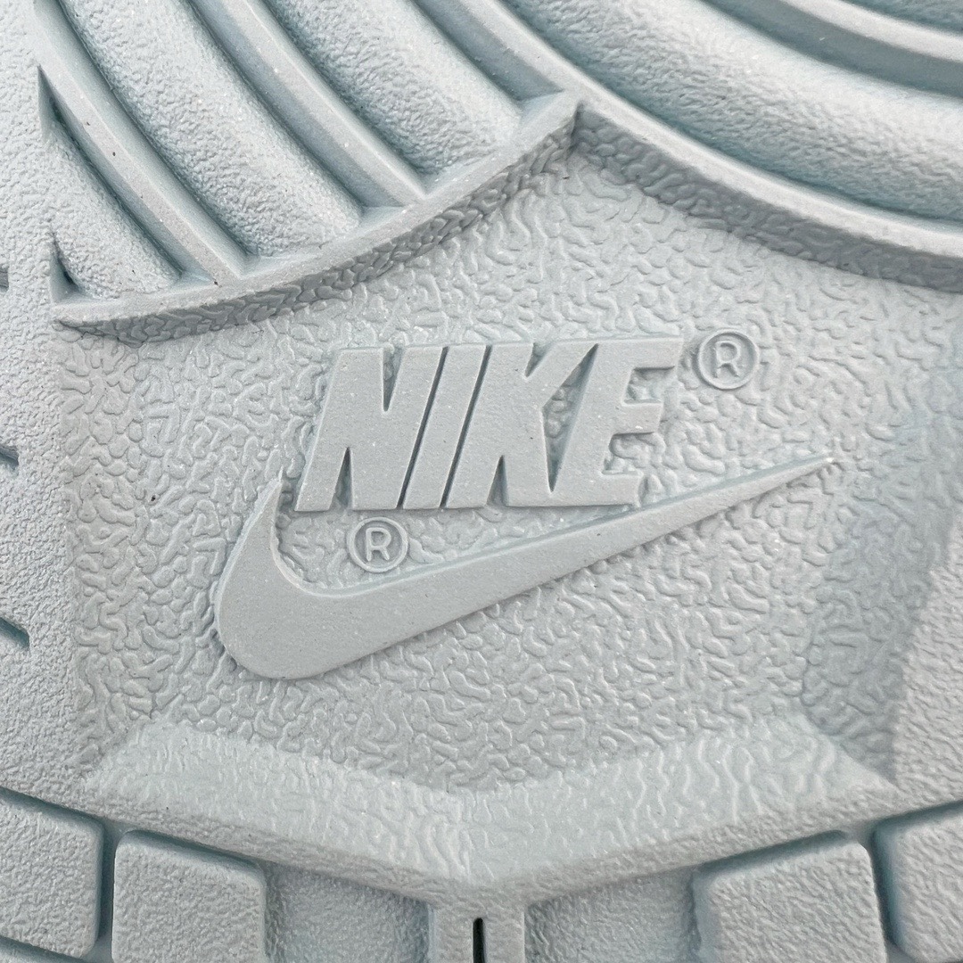 图片[14]-＃YC纯原福利 NK Dunk Low 海盐牛奶冰 牛奶蓝 DD1503-123 定制系列天花板 无原鞋不开发 全系列得物原鞋一比一校对开发 配色持续更新中 终端对接 优势输出 全套原厂楦头原纸板数据档案倾力打造 原汁原味莞产 极致还原 圈内最强针车工艺 高端零售指定版 广东原厂配套原盒原标 鞋盒分三个尺码段 原厂冲刀 超高清洁度 全鞋零毛边皮料切割 采用原厂百宏鞋带以及原厂百宏织唛舌标 内标可供原厂几率过验 进口原装条纹中底布 四线拉帮白色点胶 原厂拉帮手法遵循公司 原厂电绣 极致还原 尺码：35.5 36 36.5 37.5 38 38.5 39 40 40.5 41 42 42.5 43 44-选品中心