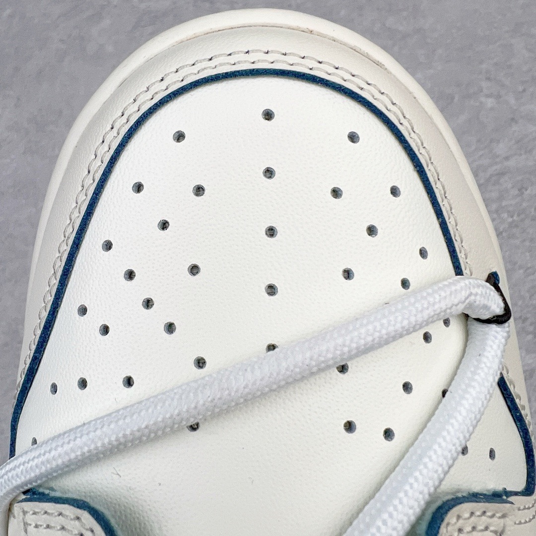图片[16]-＃YC纯原福利 NK Dunk Low 海盐牛奶冰 牛奶蓝 DD1503-123 定制系列天花板 无原鞋不开发 全系列得物原鞋一比一校对开发 配色持续更新中 终端对接 优势输出 全套原厂楦头原纸板数据档案倾力打造 原汁原味莞产 极致还原 圈内最强针车工艺 高端零售指定版 广东原厂配套原盒原标 鞋盒分三个尺码段 原厂冲刀 超高清洁度 全鞋零毛边皮料切割 采用原厂百宏鞋带以及原厂百宏织唛舌标 内标可供原厂几率过验 进口原装条纹中底布 四线拉帮白色点胶 原厂拉帮手法遵循公司 原厂电绣 极致还原 尺码：35.5 36 36.5 37.5 38 38.5 39 40 40.5 41 42 42.5 43 44-选品中心