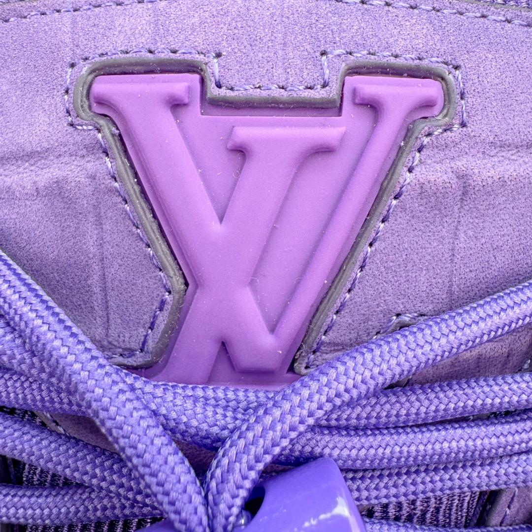 图片[10]-💰480 ＃GD广顶 Louis Vuitton Trainer Maxi路易威登时装走秀运动时尚板鞋 小胖丁面包鞋 外贸零售特供批次 2023全新纸板数据 印花高频效果碾压市面 市售天花板产物 耗时半年巨作 全套原厂新版原纸板楦头开发 原厂特供皮料加持 市场所有版本中综合最强的货品 GD实力大厂出品 全网最全配色更新最快 最成熟的做工稳定的品控 完美鞋型超高的清洁度 零毛边线头瑕疵 全套原楦原纸版原鞋开模 全网最具灵魂的版型 正确原装黄色鞋盒 正确中底印花 鞋面印花3D高频深度立体 全鞋电脑针车 紧密相连 针距密度一致 环保乳胶注塑鞋垫 厚度脚感还原原版 皮面裁剪部位 统一油边封口工艺 原装橡胶大底含胶量大底组合零偏差 专柜全套包装 防尘袋 说明书 质保卡 男女鞋 尺码：35 36 37 38 39 40 41 42 43 44 45 编码：by5936050-运动鞋