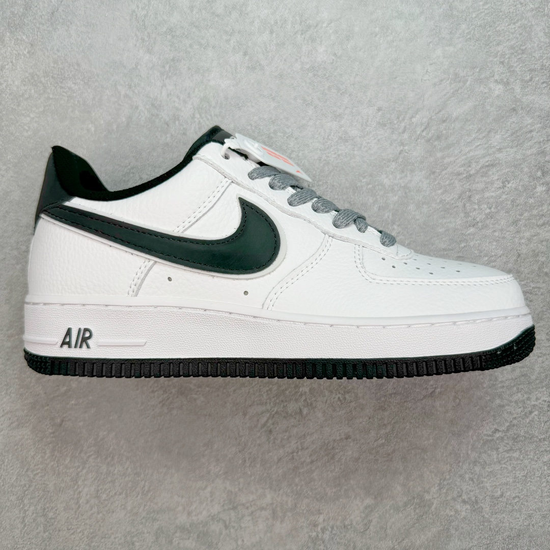 💰180 NK Air Force 1´07 Low 空军一号低帮百搭休闲运动板鞋 LS0216-026 柔软、弹性十足的缓震性能和出色的中底设计 横跨复古与现代的外型结合 造就出风靡全球 三十多年的Force 1 直到今天还深受青睐 SIZE：36 36.5 37.5 38 38.5 39 40 40.5 41 42 42.5 43 44 44.5 45 编码：Mby2936050-运动鞋