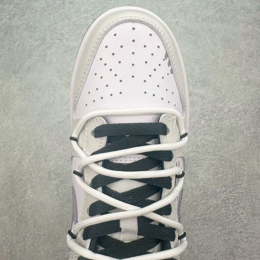 图片[4]-NK Dunk Low 定制配色 DD1391-100 大厂出品 极力推荐 原装头层材料 独家版型蒸餾加工帶來的是更好的视觉和脚感体验大厂纯原品质出货 清洁度 电绣工艺 皮料切割干净无任何毛边 细节完美 尺码：36 36.5 37.5 38 38.5 39 40 40.5 41 42 42.5 43 44 44.5 45 46 47.5-选品中心