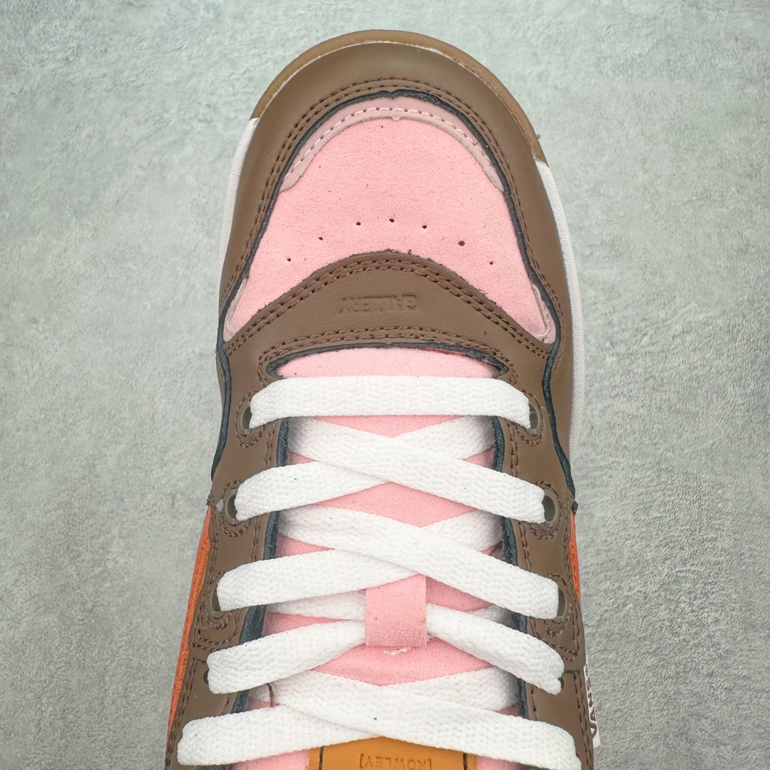 图片[4]-💰170 Vans Rowley XLT 系列n范斯官方 减震耐磨复古滑板鞋nVans 不断坚持延续滑板文化。本次系列以 Rowley XLT 为设计载体，深挖复古元素，推出 Vans Rowley XLT 系列，向滑板文化的致敬。鞋款在设计上，融合了品牌的标志性风格和滑板属性，在为滑板爱好者提供了更加舒适、稳定的滑行体验的同时，也呈现出独特的风格。 尺码：35-45（36.5 38.5 40.5 42.5）正常码 编码：by2936040-运动鞋